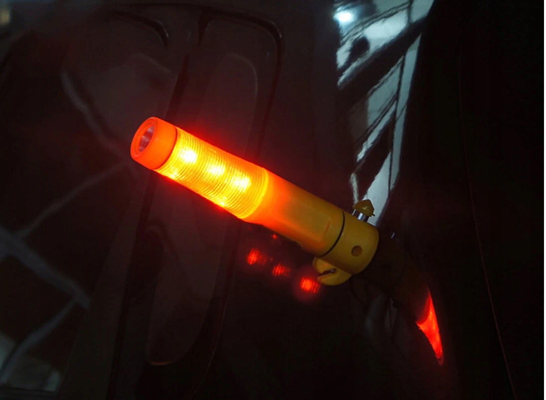 LATARKA ŻYCIA RATUNKOWA 4w1 WIELOFUNKCYJNA Cechy dodatkowe brak