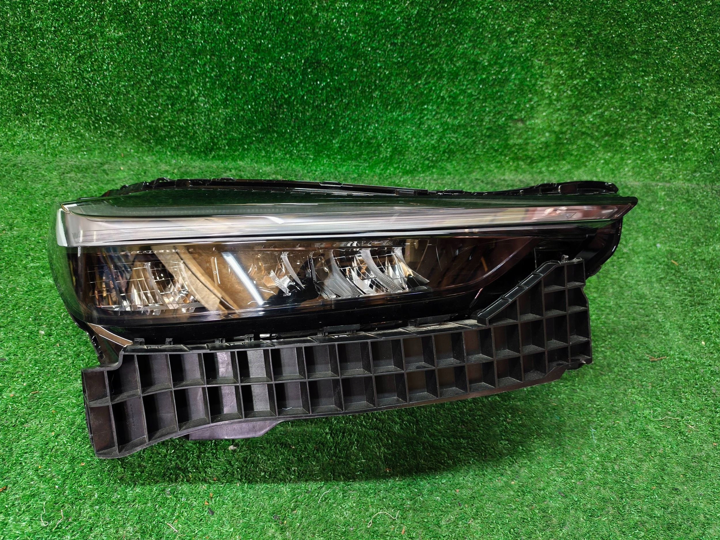 REFLEKTOR right front HONDA HRV HR-V III FULL LED NR.1125