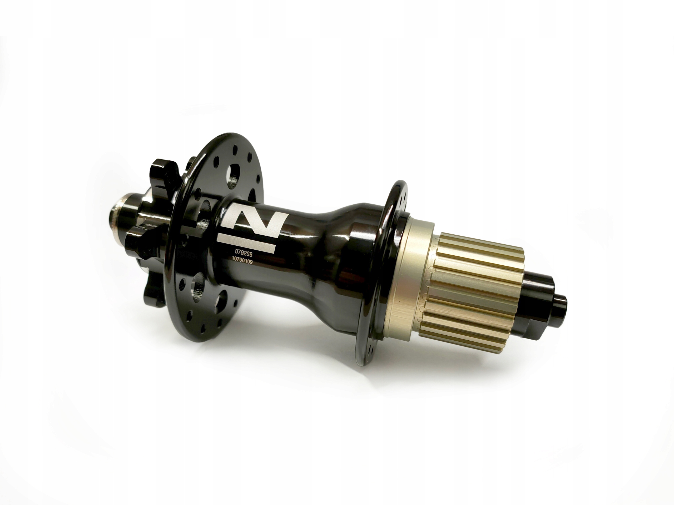 Piasta tył NOVATEC D792SB 10x135 mm Shimano Micro Spline 6 śrub 32