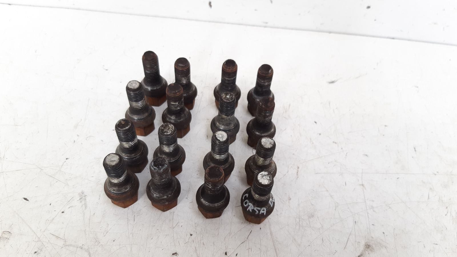 Szpilki Schrauben do der Räder Opel Corsa D 1,2 16V