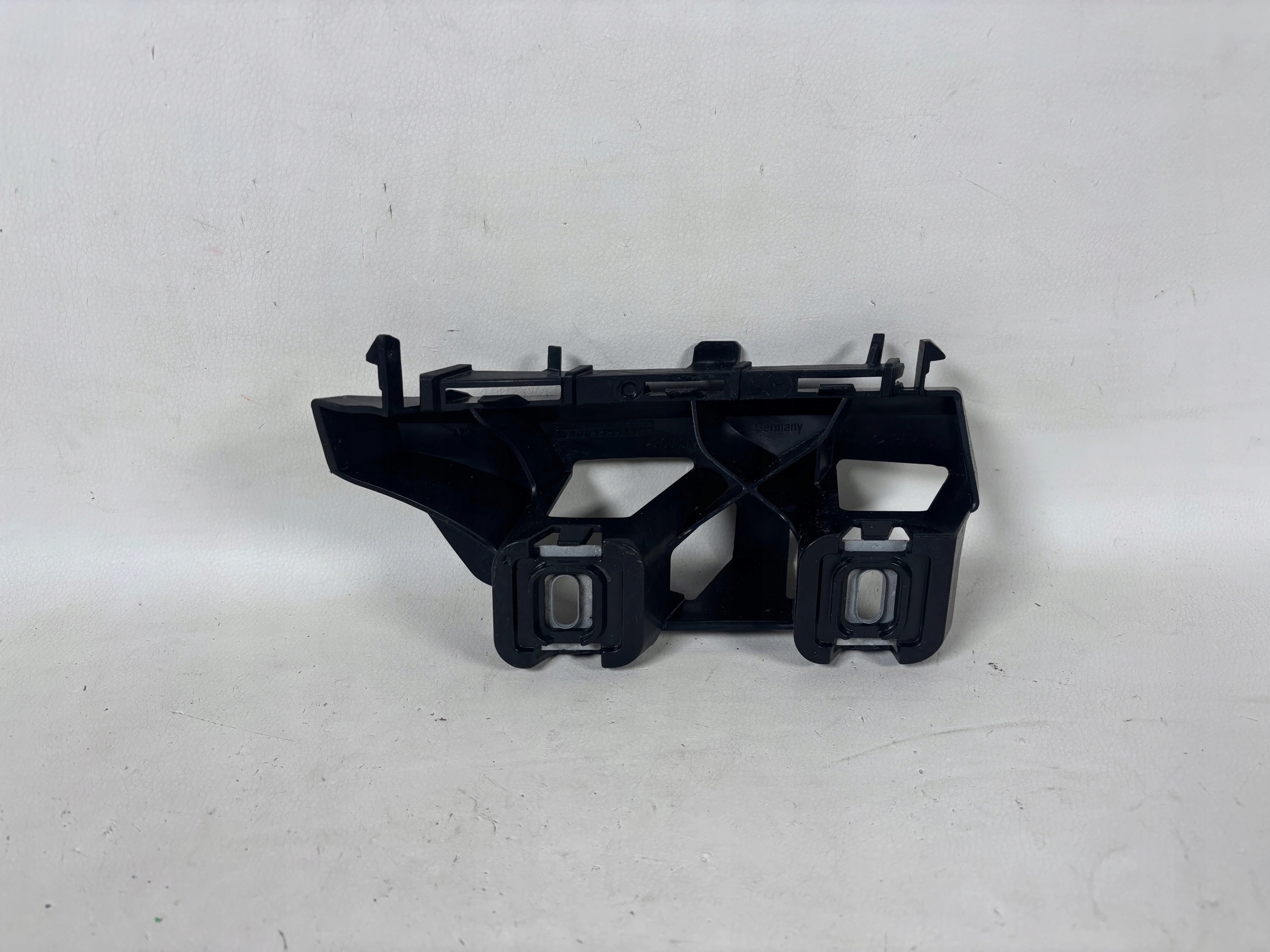 Mercedes C-Klasa W205 bumper bracket rear part A2058852065