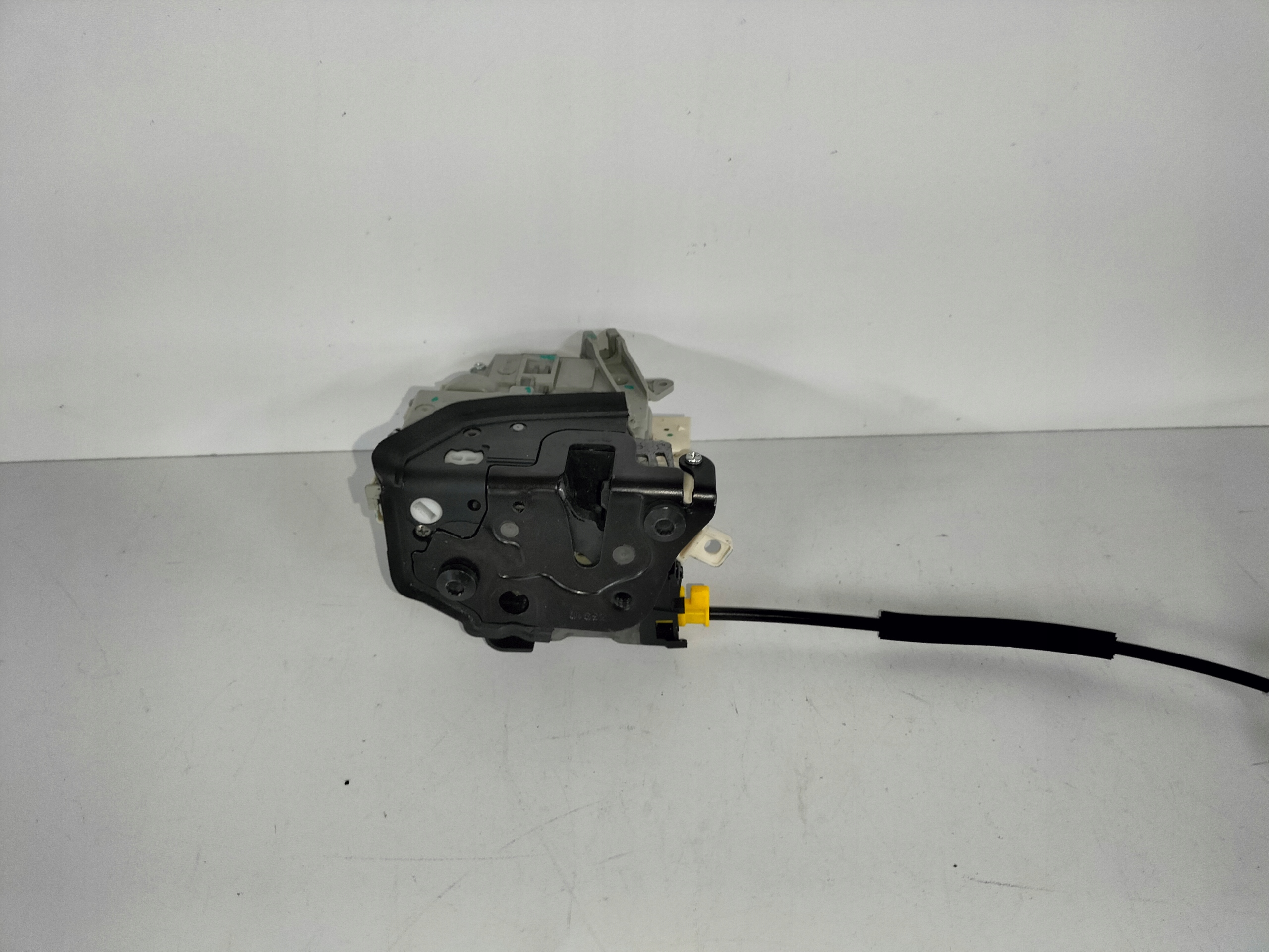 lock door front left AUDI A1 10- A4 B8 07- A6 C7