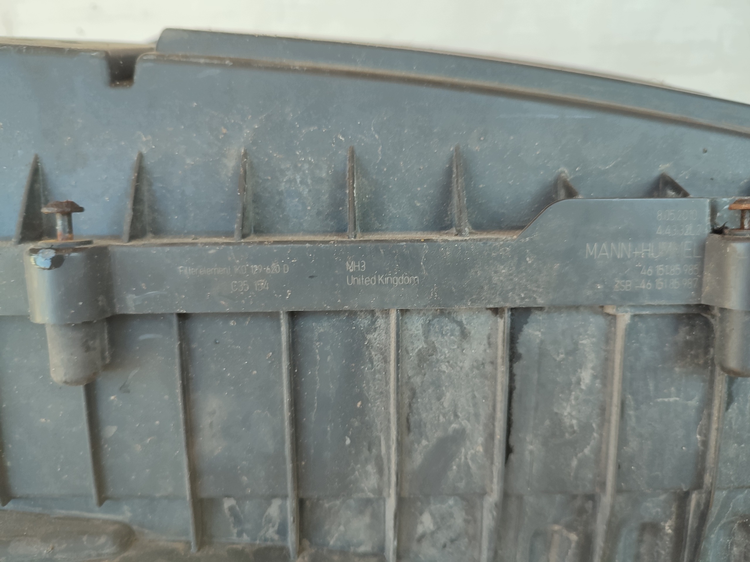 Volkswagen Audi Seat Skoda luftfiltergehäuse 3C0129607BD