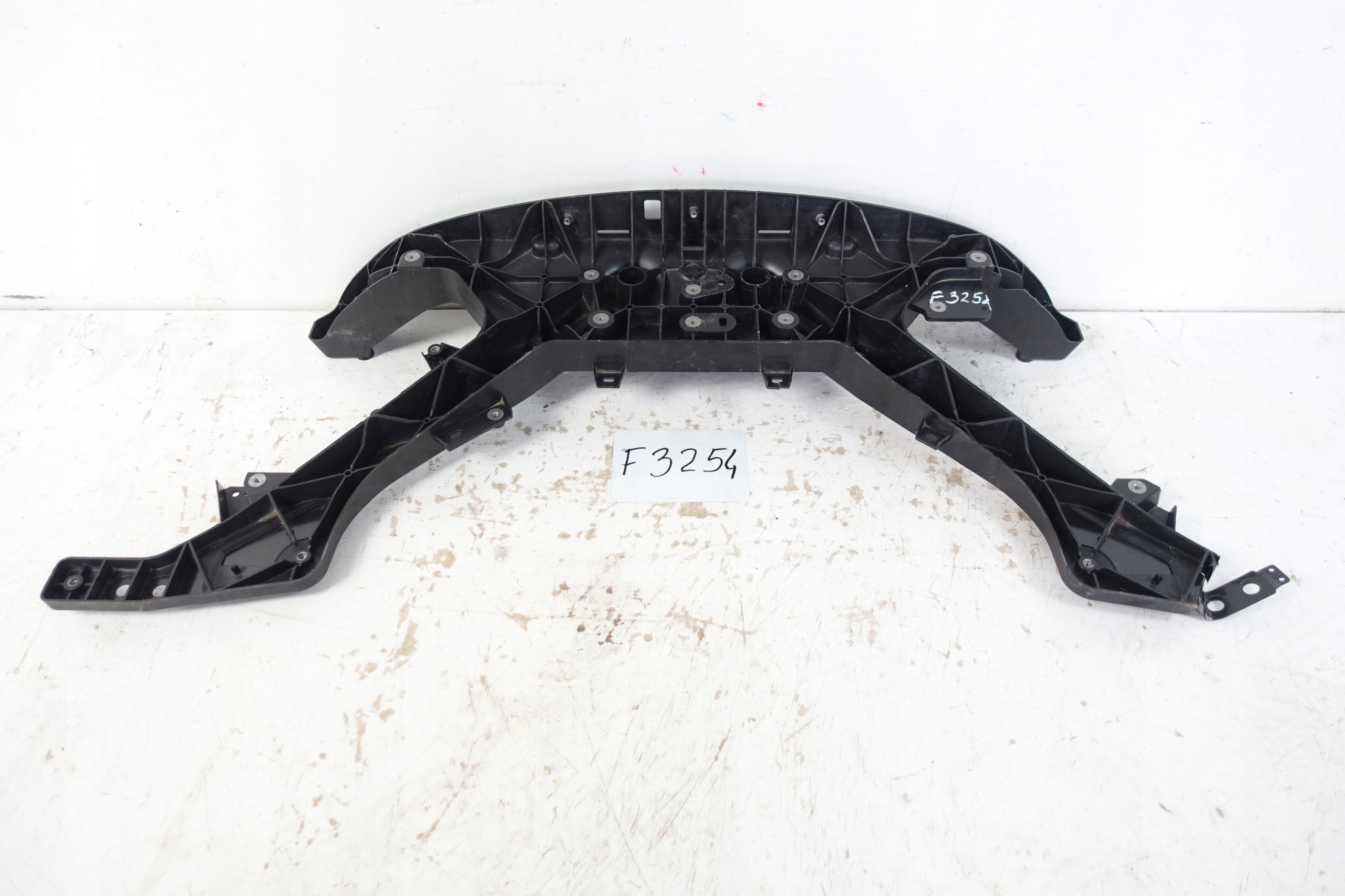TESLA MODEL Y 2019- pillar iron support panel for radiators 1643524-00-A