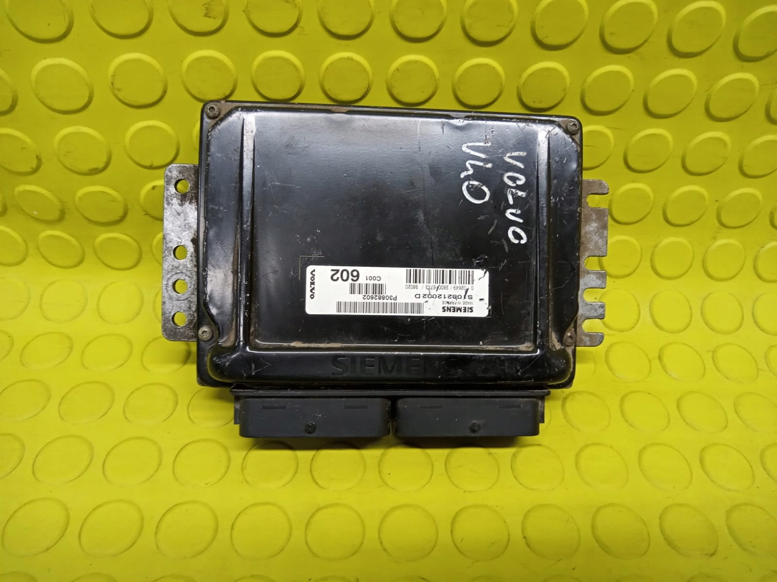 VOLVO S40/V40 control unit of the engine P30882602