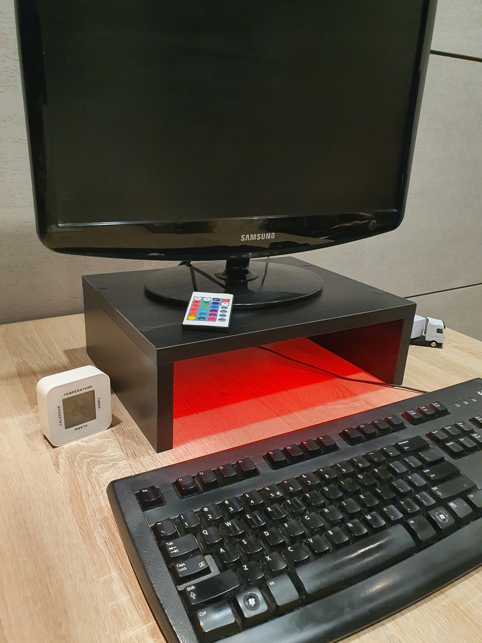 Herní podstavec a police pod monitor Černá Rgb