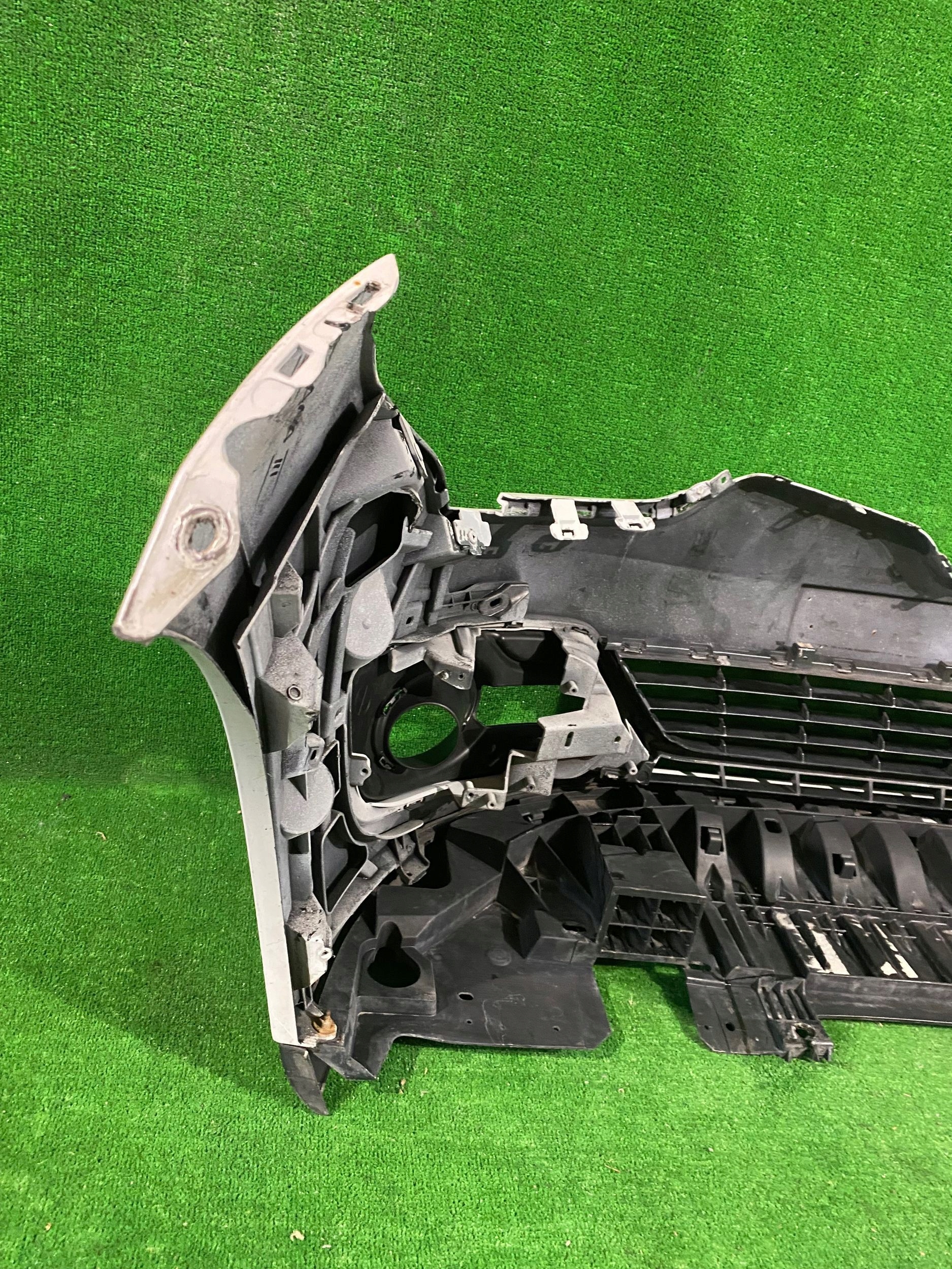 front bumper front RENAULT MEGANE III LIFT 13- NR.Z4964