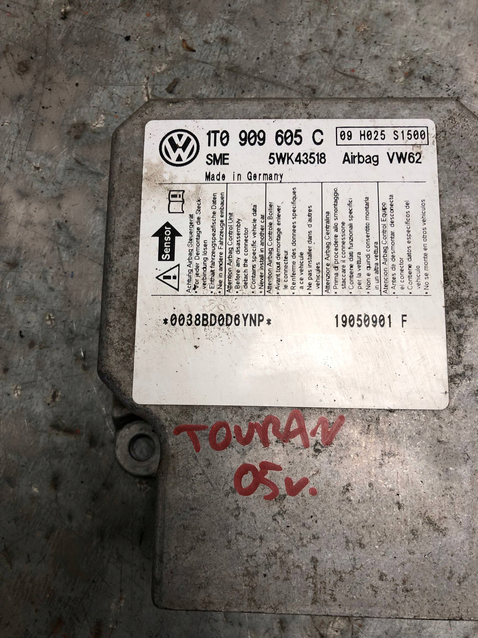 Module SENSOR Airbag VW TOURAN et 1T0909605C