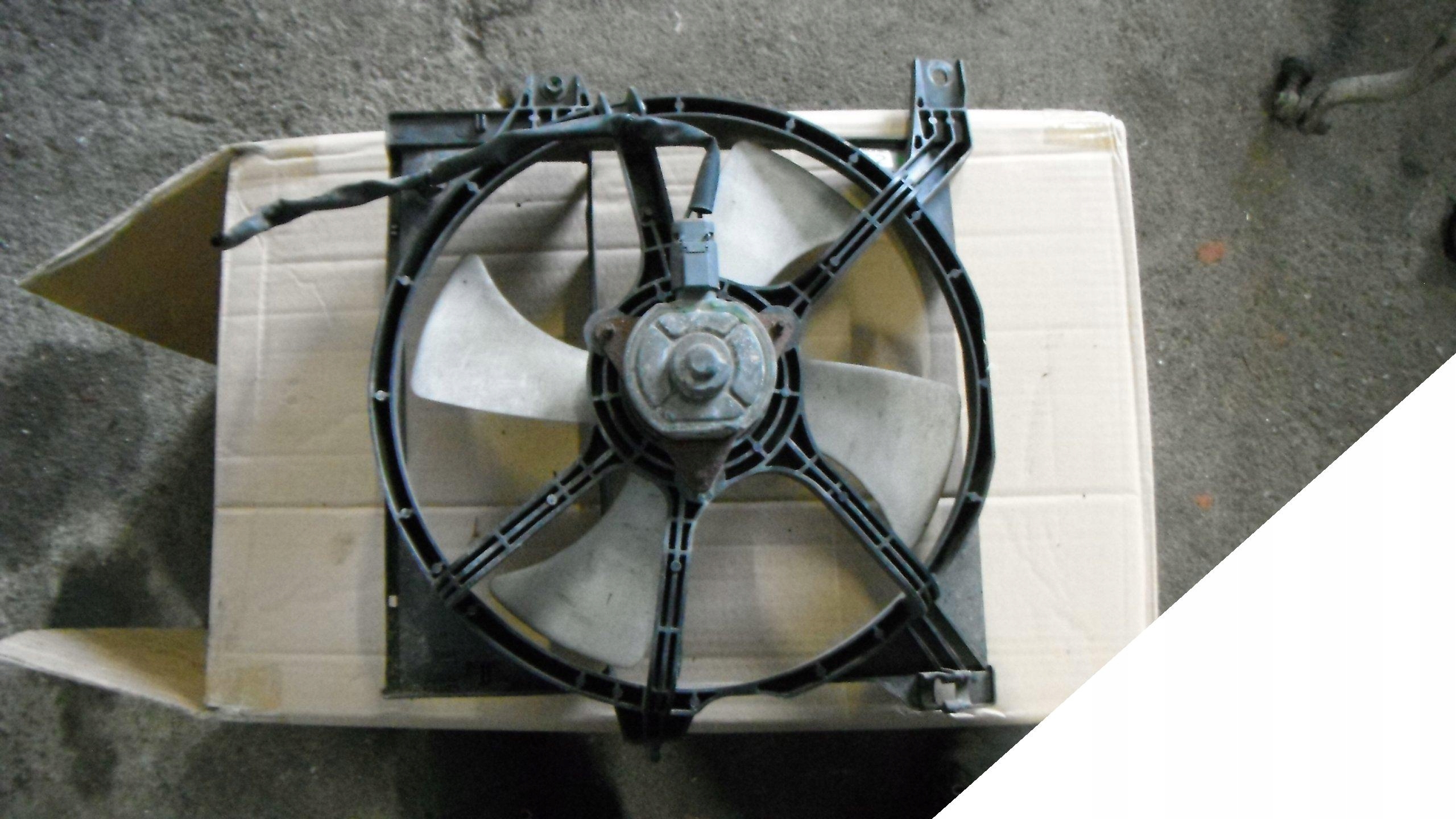 ALMERA N15 1.4 1.6 95-00r WENTYLATOR CHŁODNICY