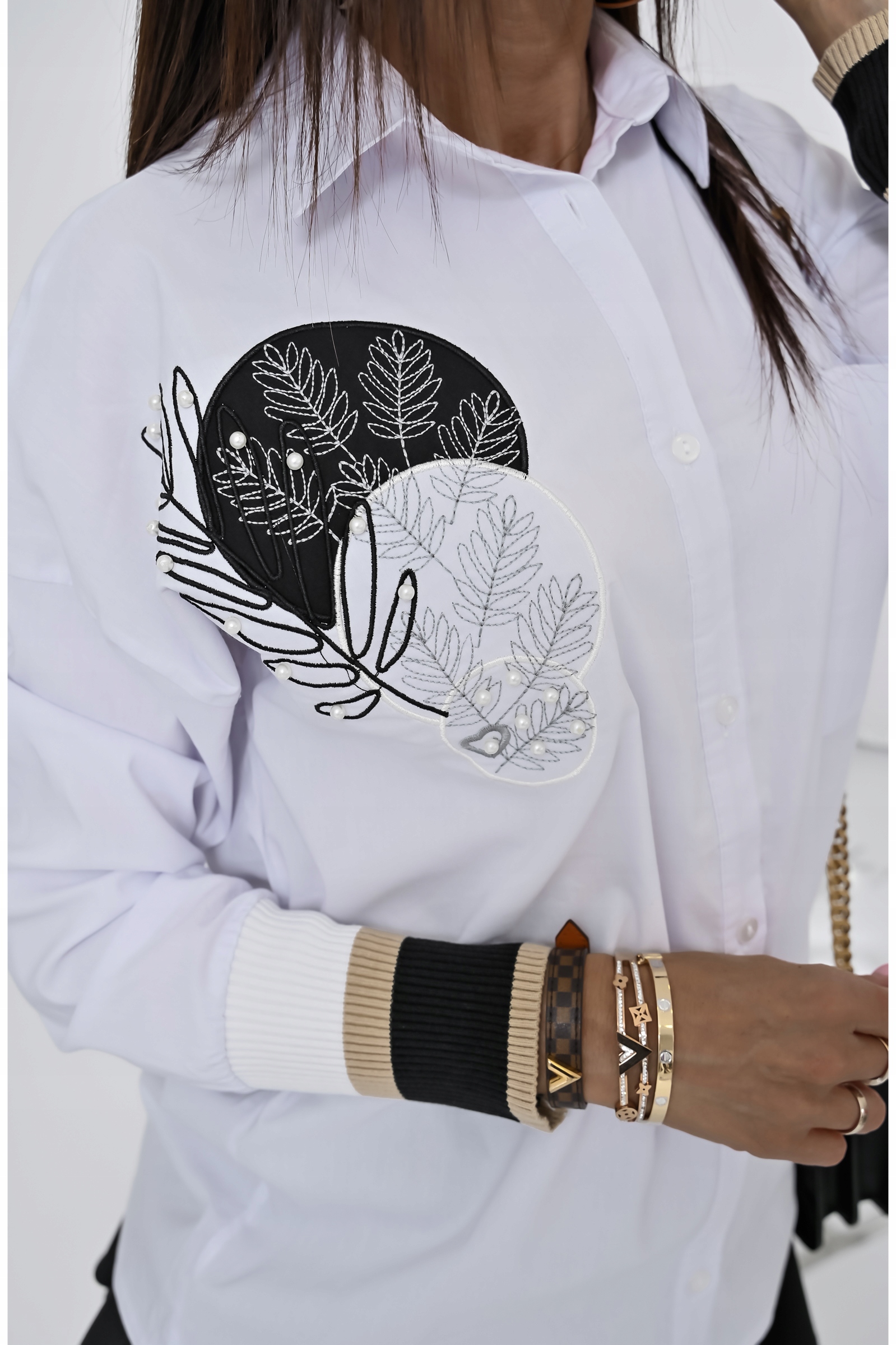 ZJAWISKOWA KOSZULA ZEŚCIĄGACZAMI MIA! WZ.11 L Dekolt kołnierzyk