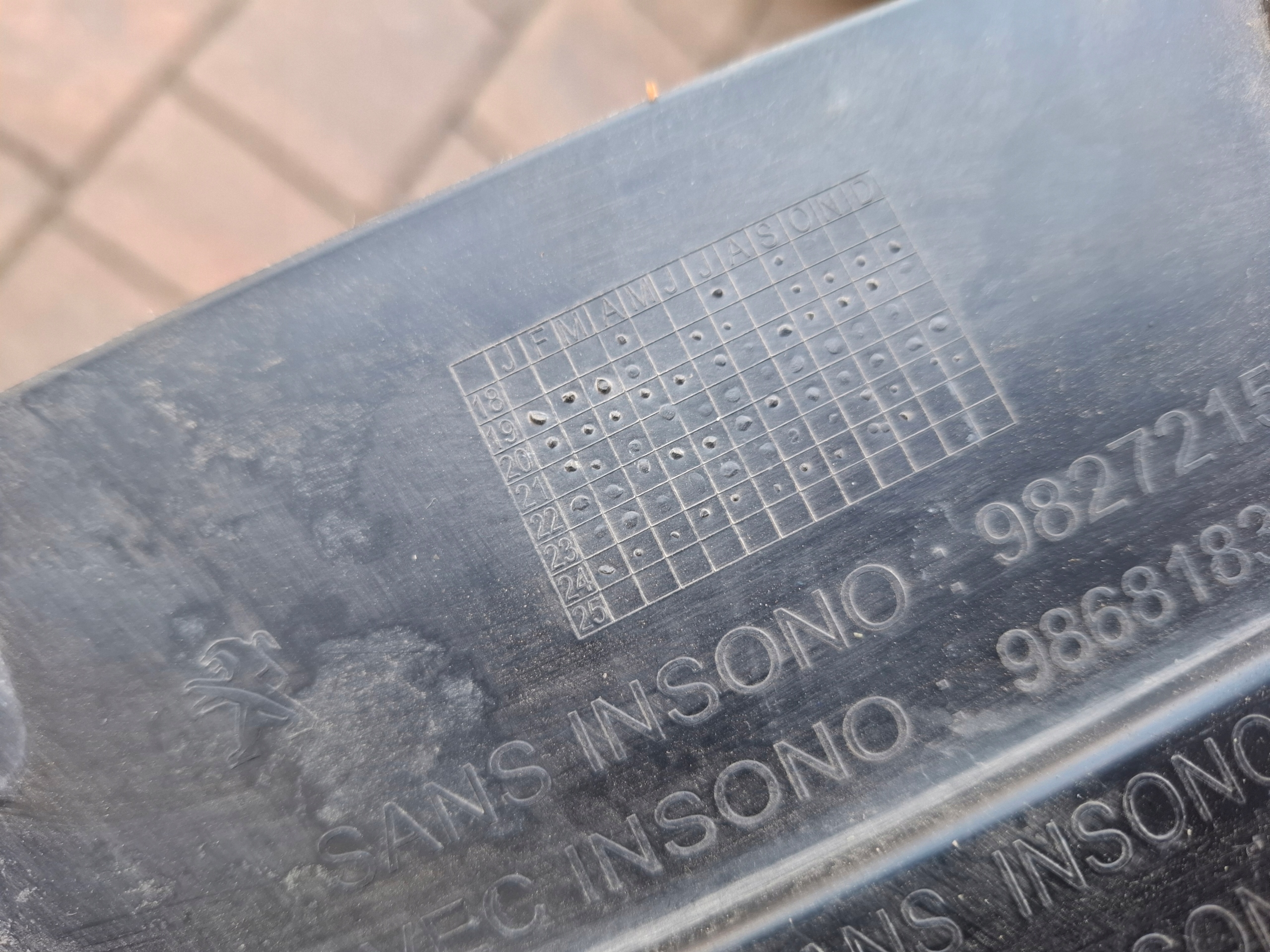 Peugeot 208 II left mudguard rear. 9827215480