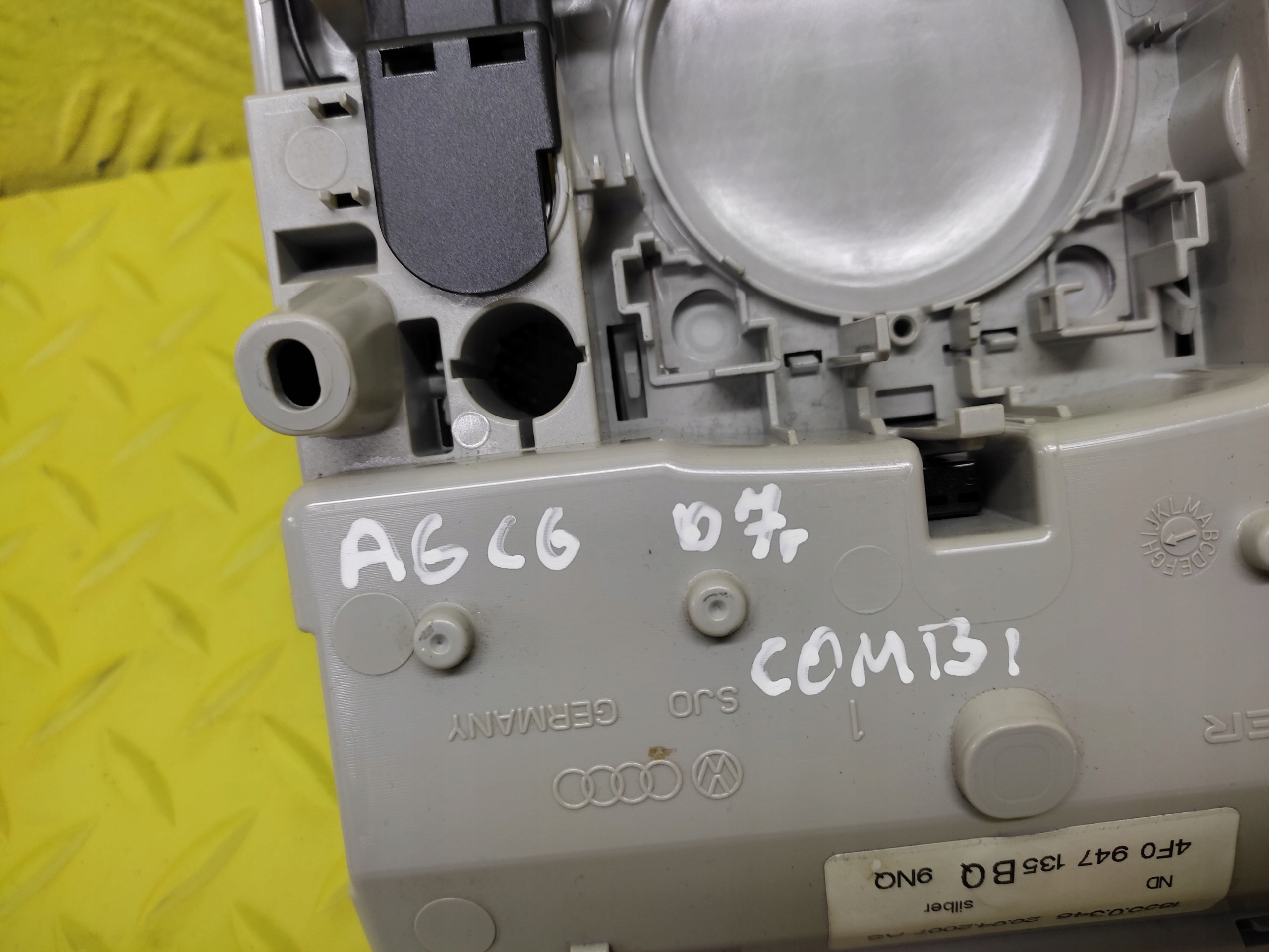 AUDI A6 C6 light lighting cabs 4F0947135B
