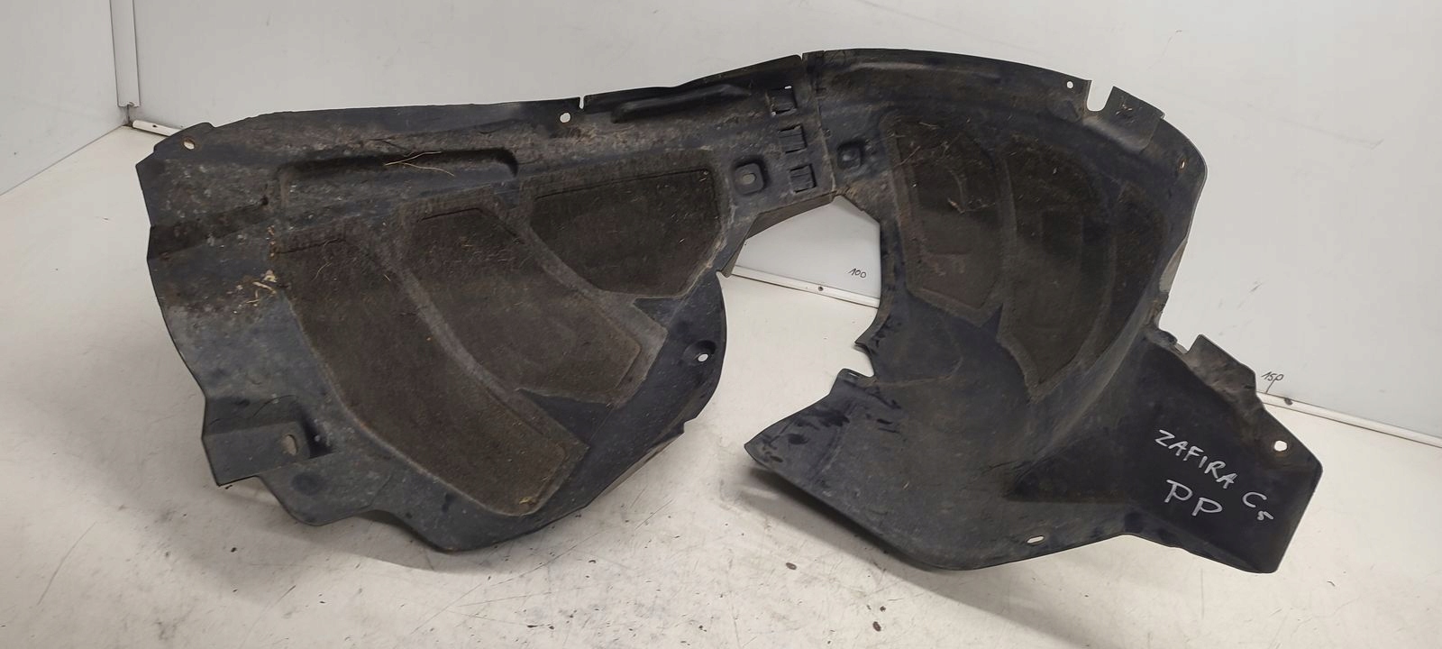 mudguard front front right Opel Zafira C 1,6 16V CNG