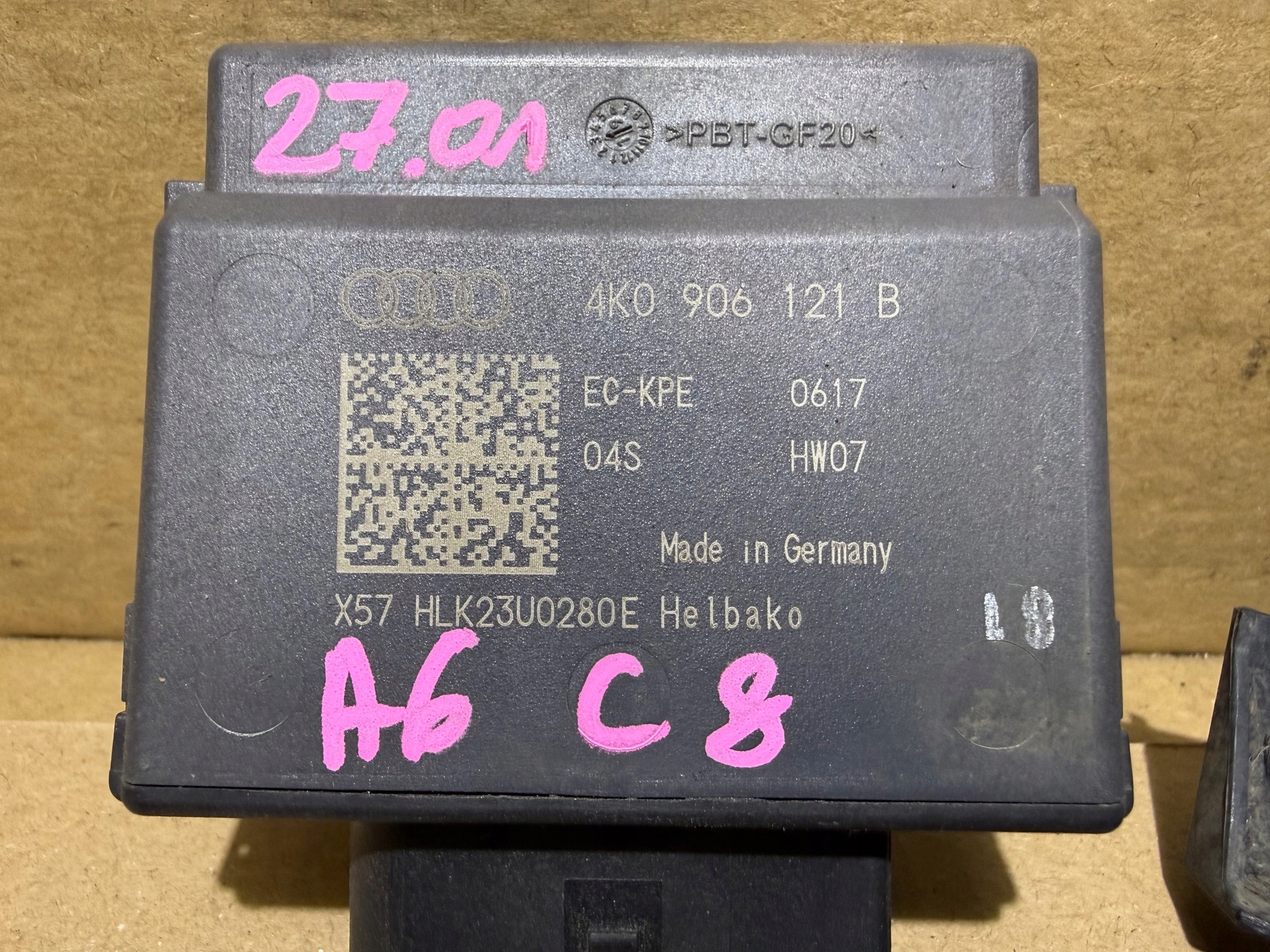 AUDI A6 C8 Bedienteil modul POMPY des Kraftstoffsbehälters 4K0906121B 4K0907731A