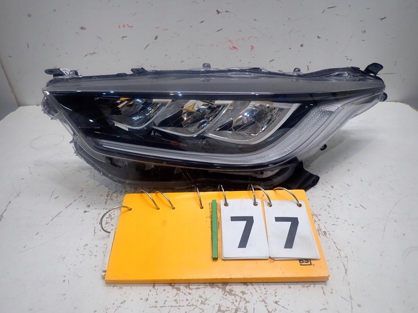 light front left TOYOTA YARIS IV V 2020- FULL LED