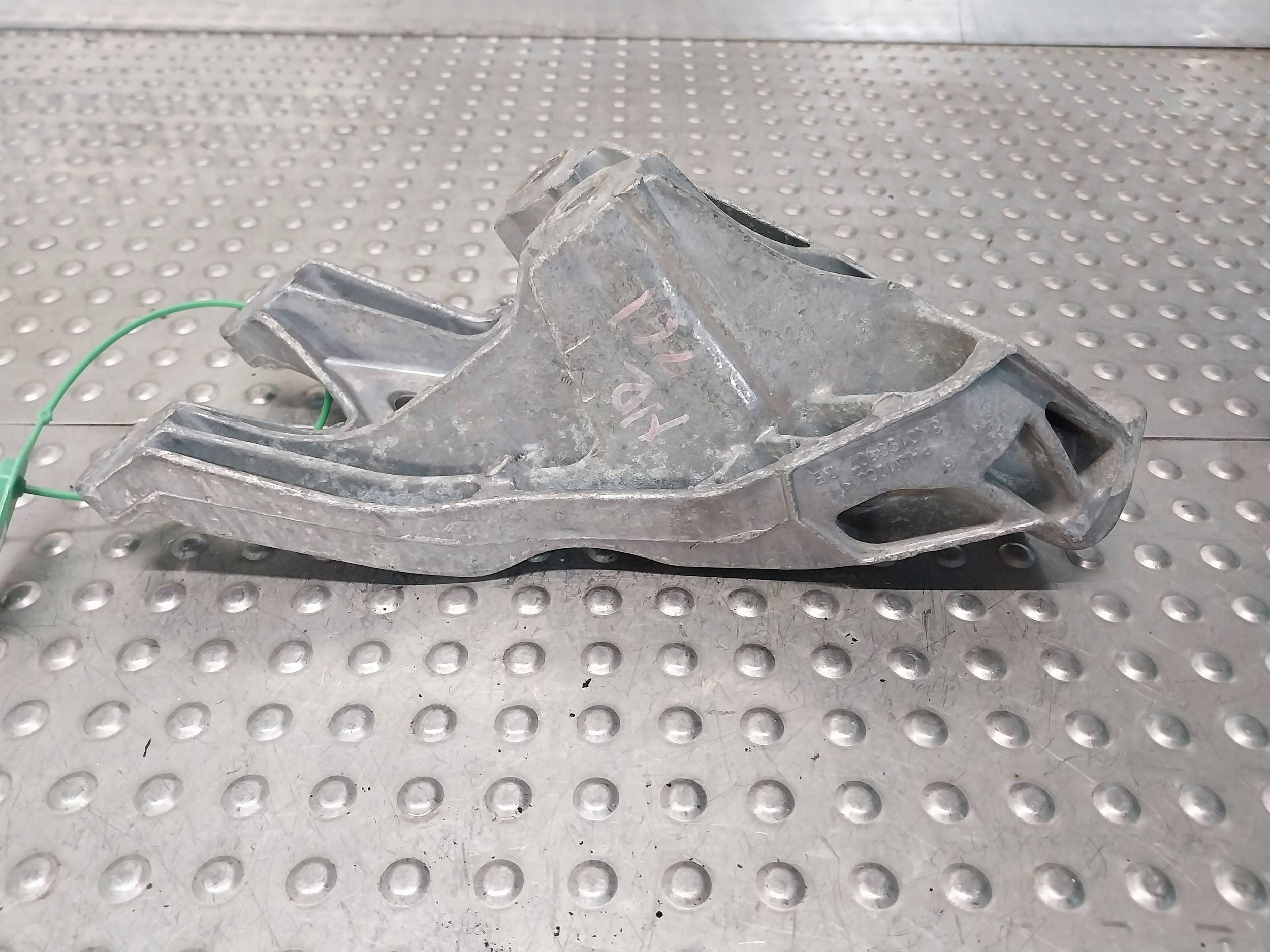 Support Support Moteur 8K0199307BE AUDI A4 B8 A5 8T A6 C7 Q5 2.0TDI