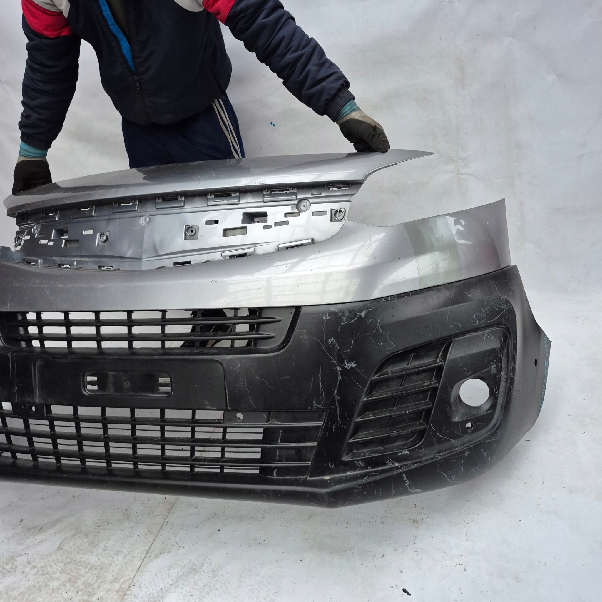 OPEL VIVARO C ZAFIRA D 19- bumper front front 9833129877 PDC