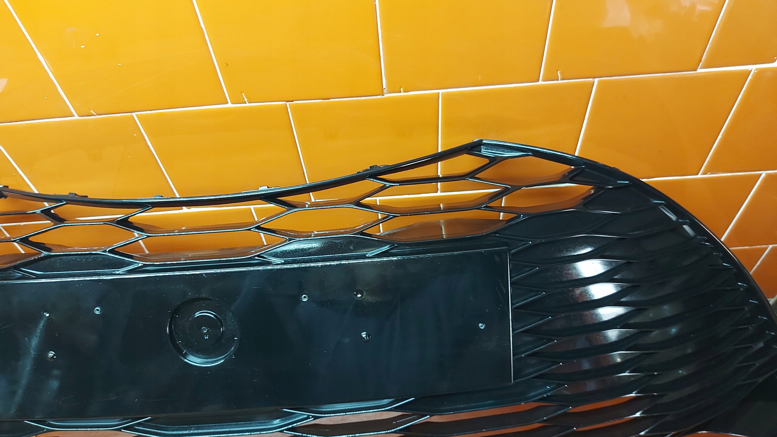 grid of a bumper central front front TOYOTA YARIS III 17- LIFT