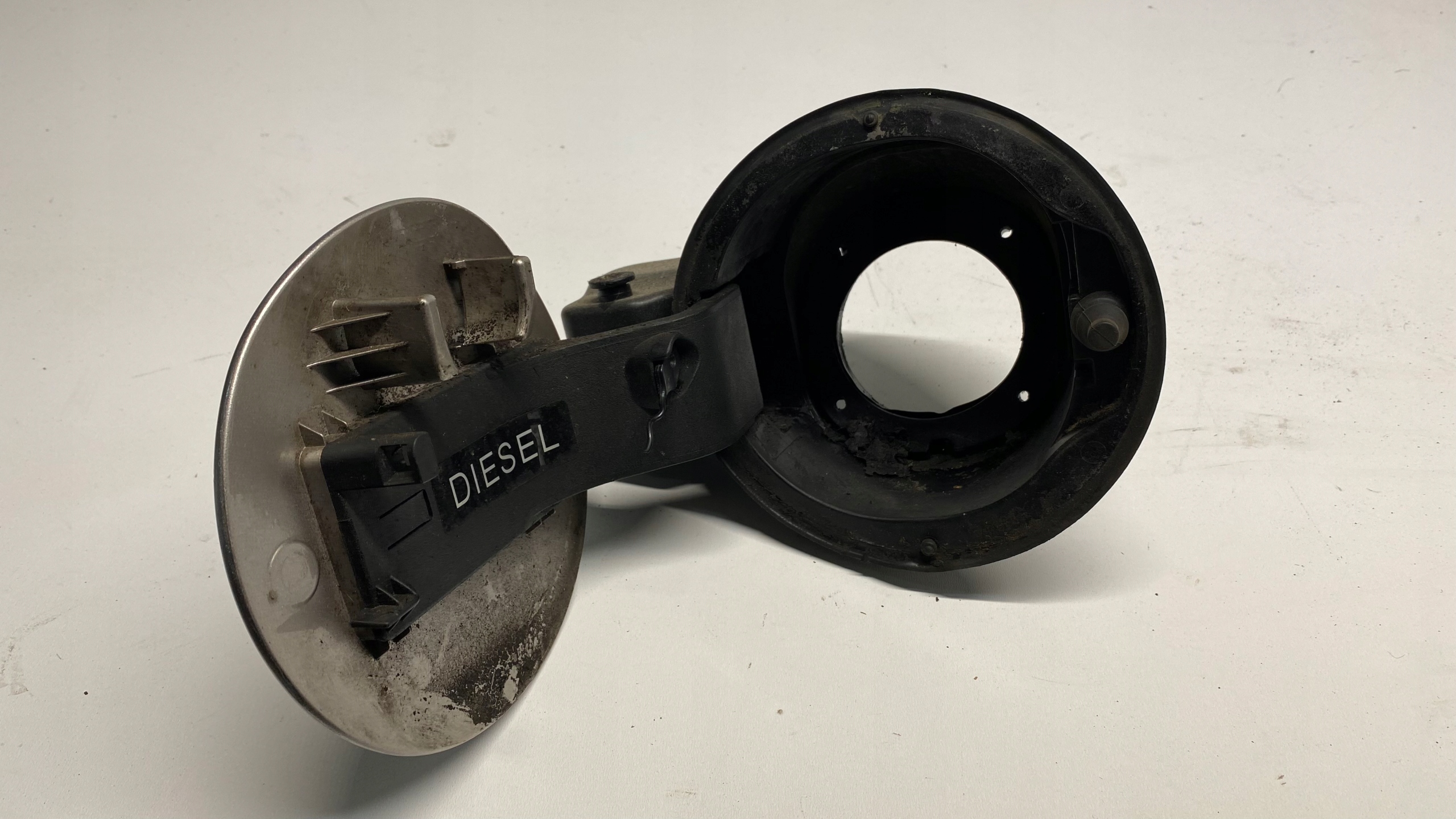 HYUNDAI TUCSON II III KLAPKA WLEWU PALIWA DIESEL Y3Y 15-21 Producent części Hyundai OE