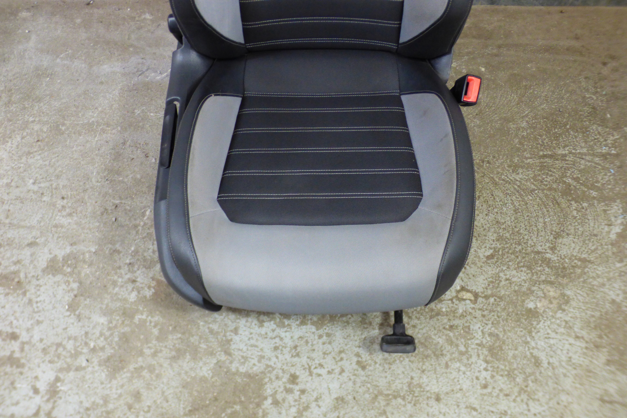 кресло кожзам левая правая водители пассажира европа vw JETTA 6 VI 5C