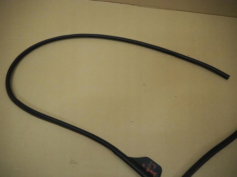 USZCZELKA DRZWI LEWY TYŁ PEUGEOT 3008 II Producent części Peugeot OE