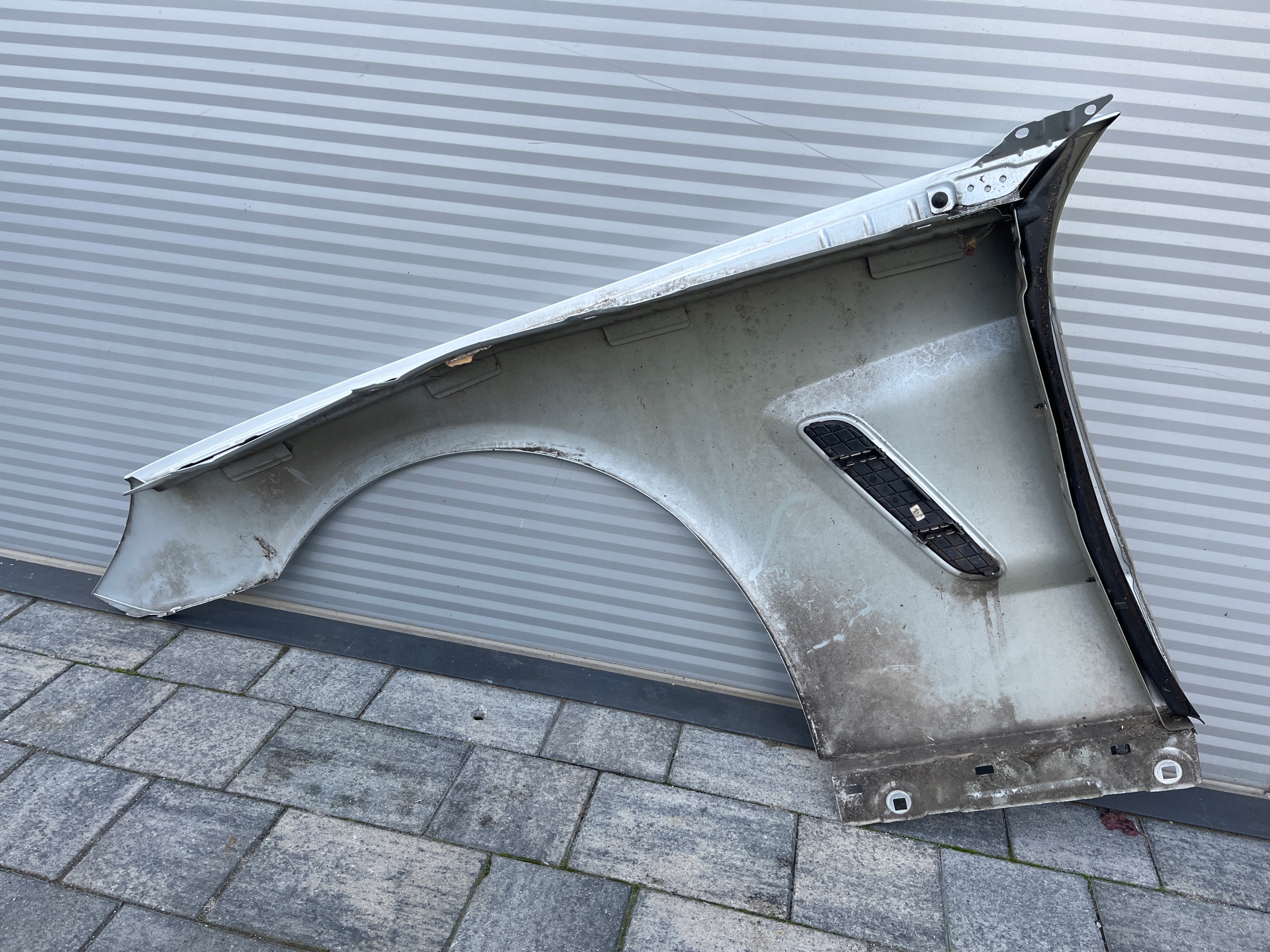 MERCEDES R231 SL231 SL 350 fender front front right A2318800207