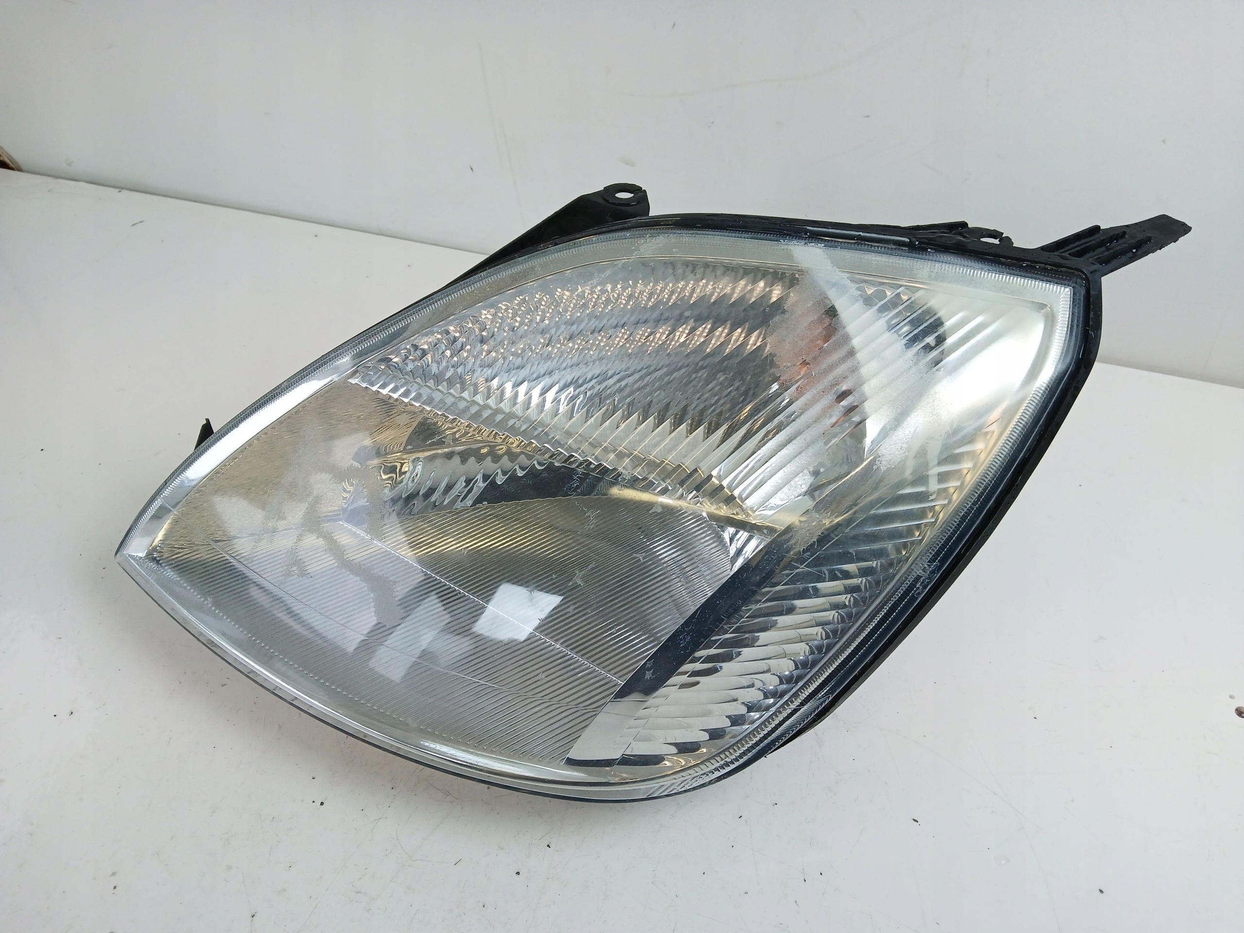 FORD FIESTA MK6 light left front