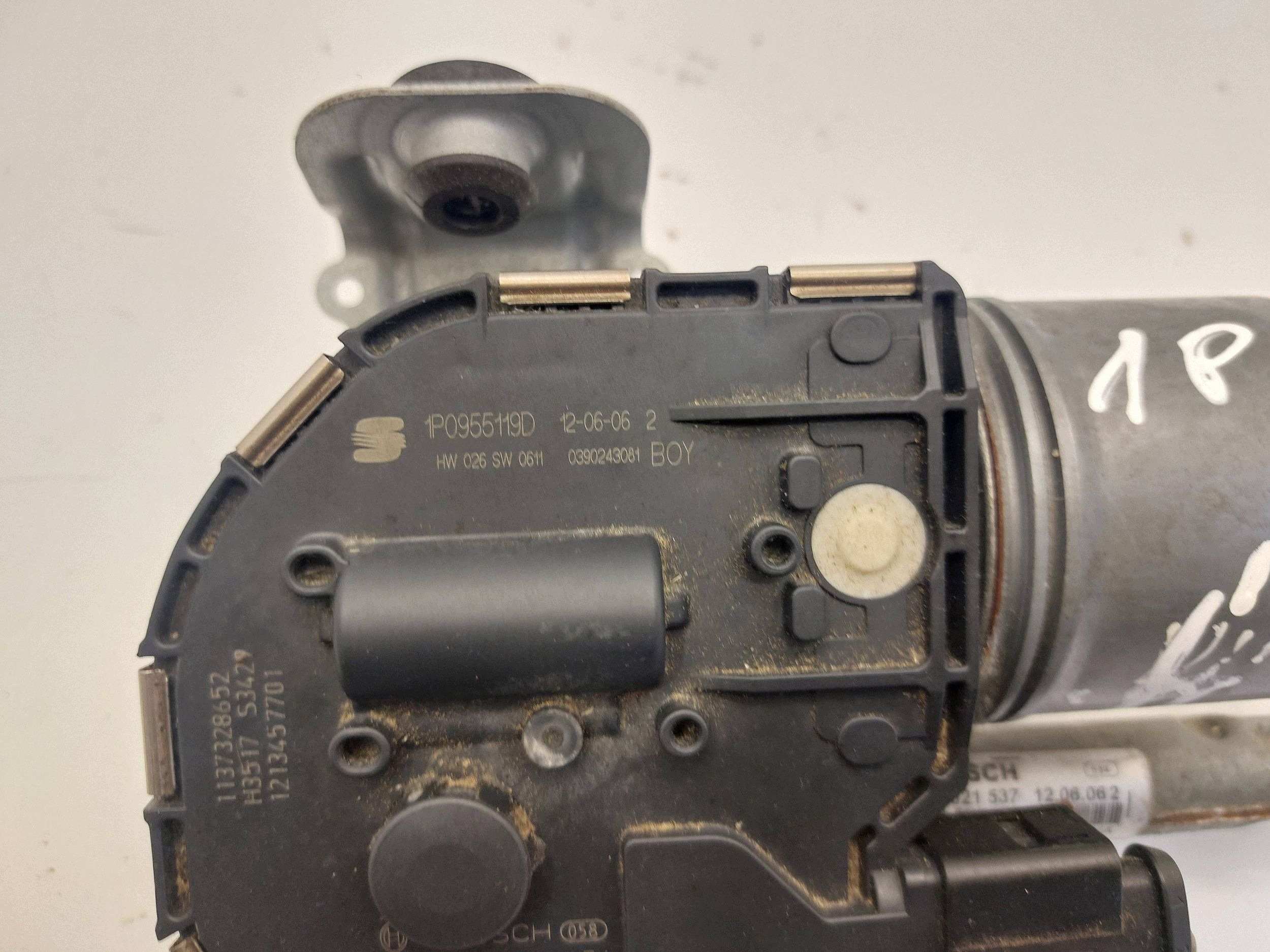 SEAT LEON II 05-12 wiper mechanism left front 1P0955120