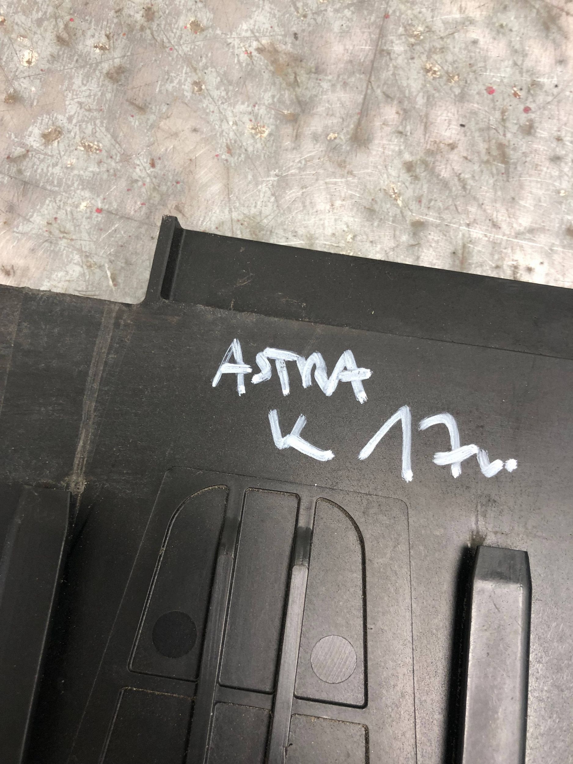 bracket holder KOMPUTERA OPEL ASTRA K 39025864