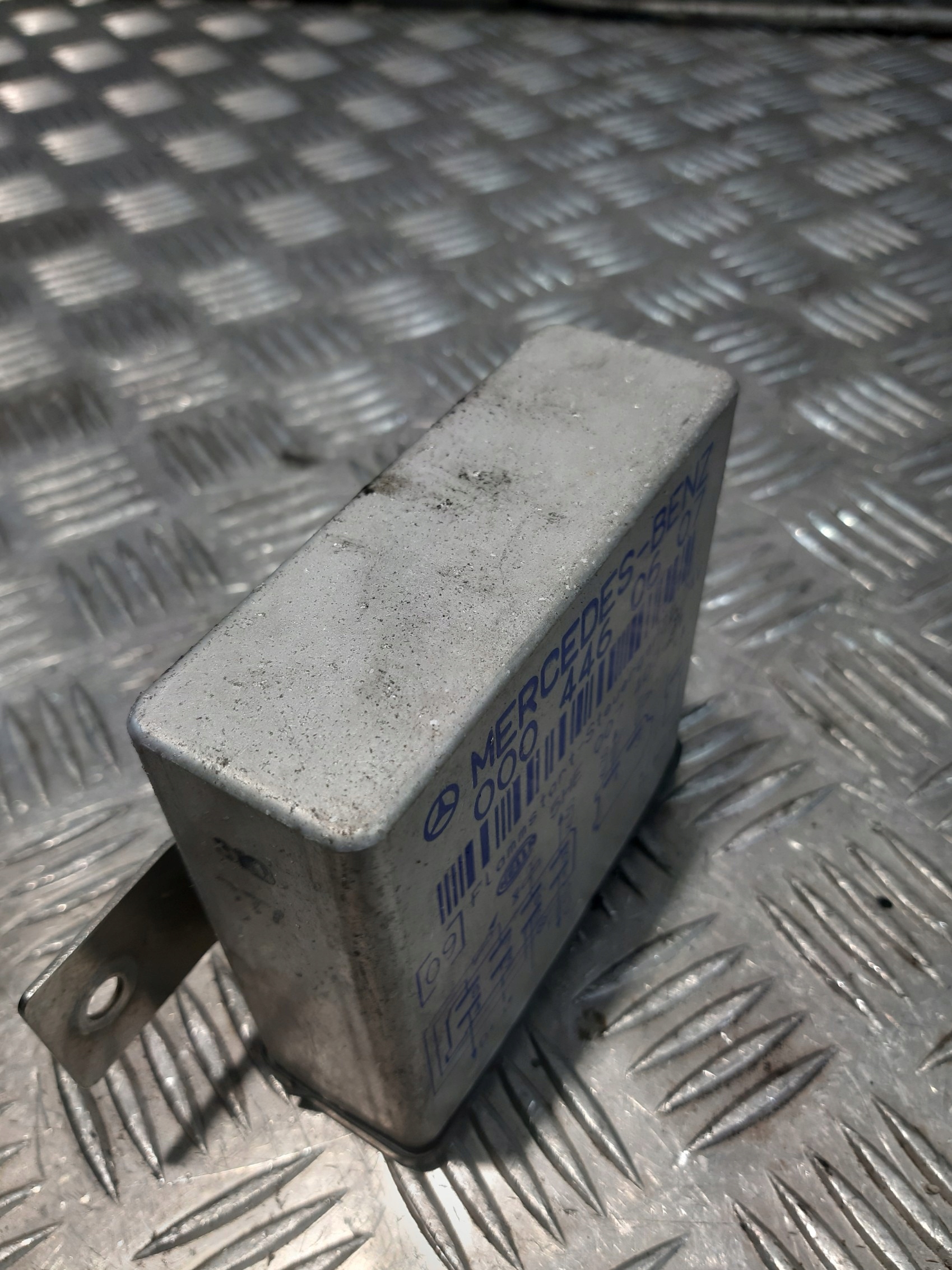 Hella control unit 24V Mercedes 0004460607