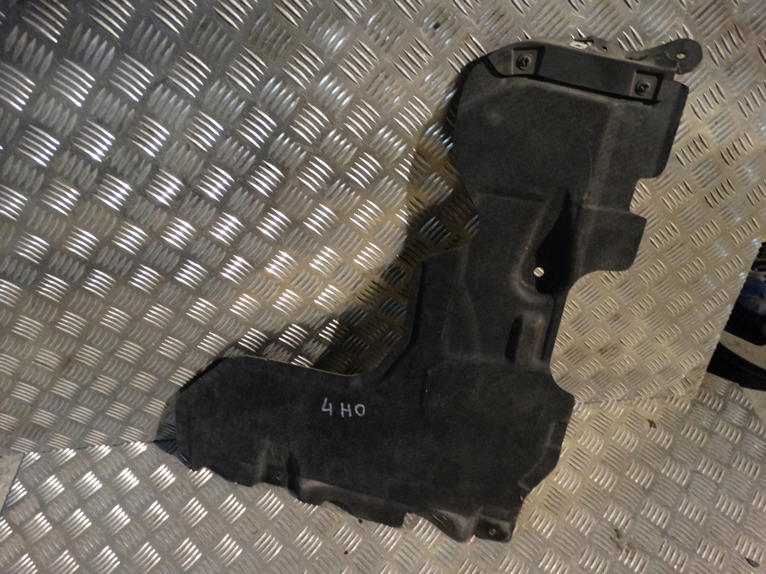 IDEALNA cover chassis right AUDI A8 D4 LONG 1