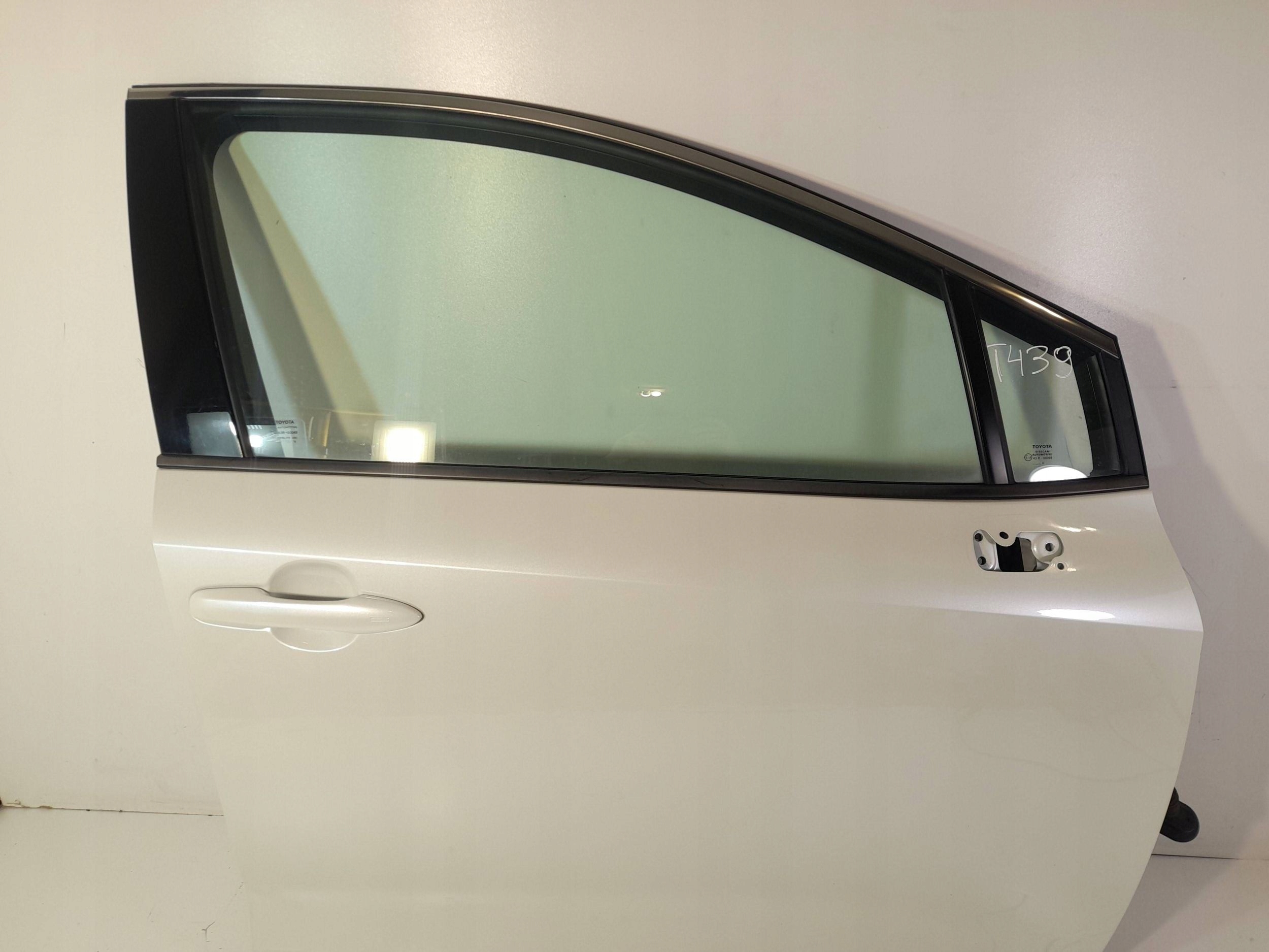 Toyota Corolla E21 door front right (T439)