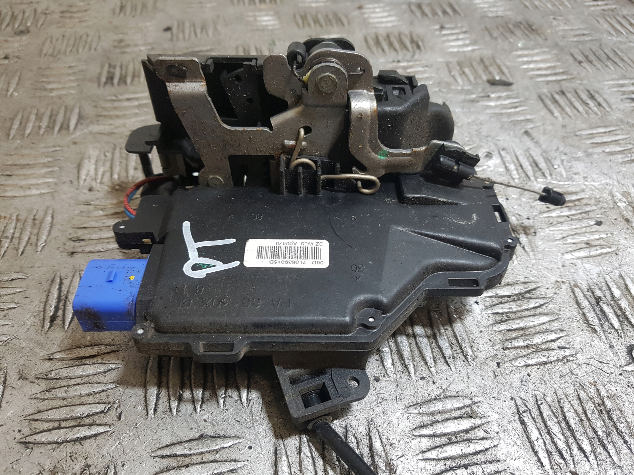 lock door right rear part rear SKODA OCTAVIA 2 7 PIN
