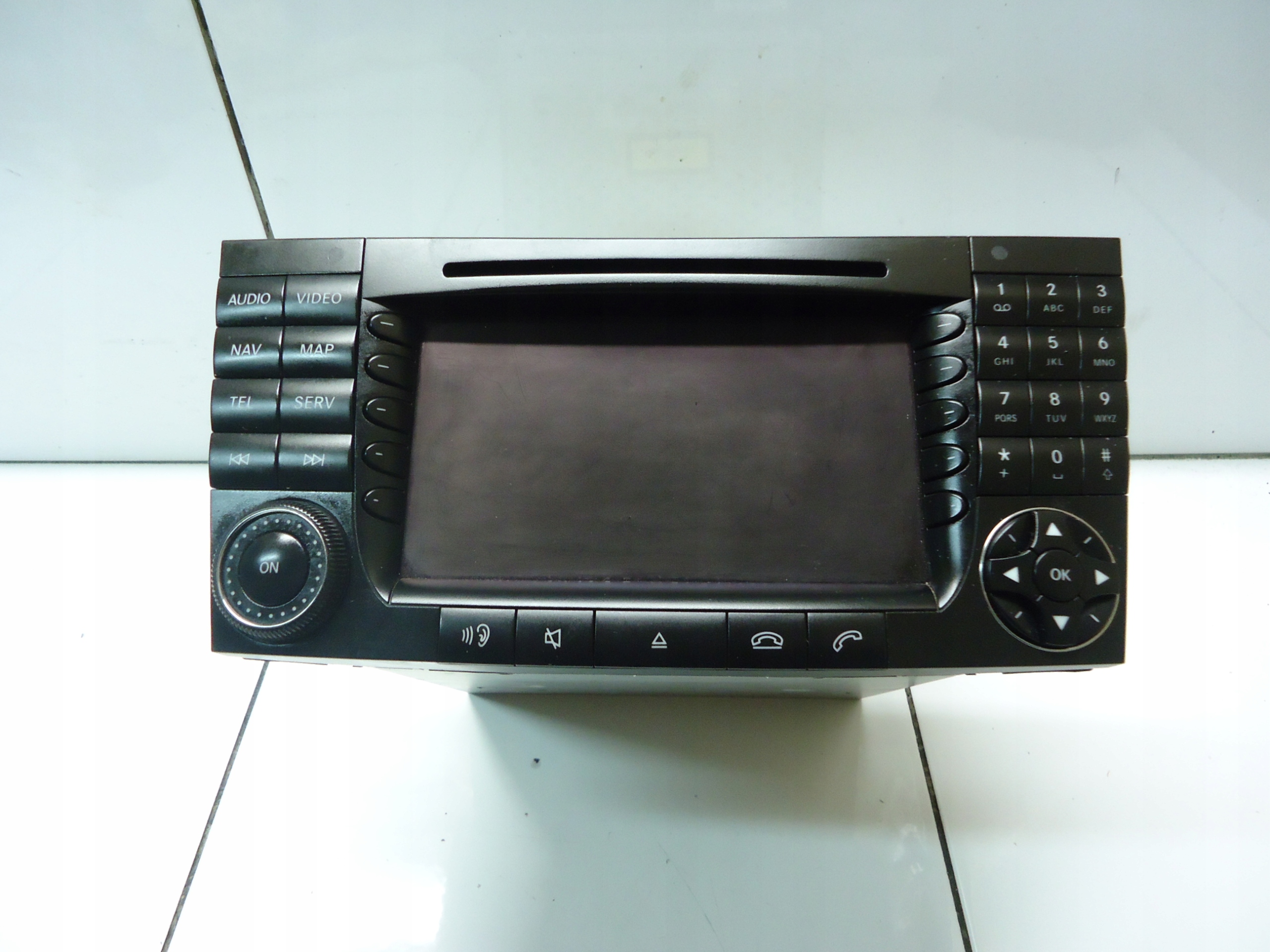 MERCEDES CLS W219 RADIO CD Navigation A2118202197