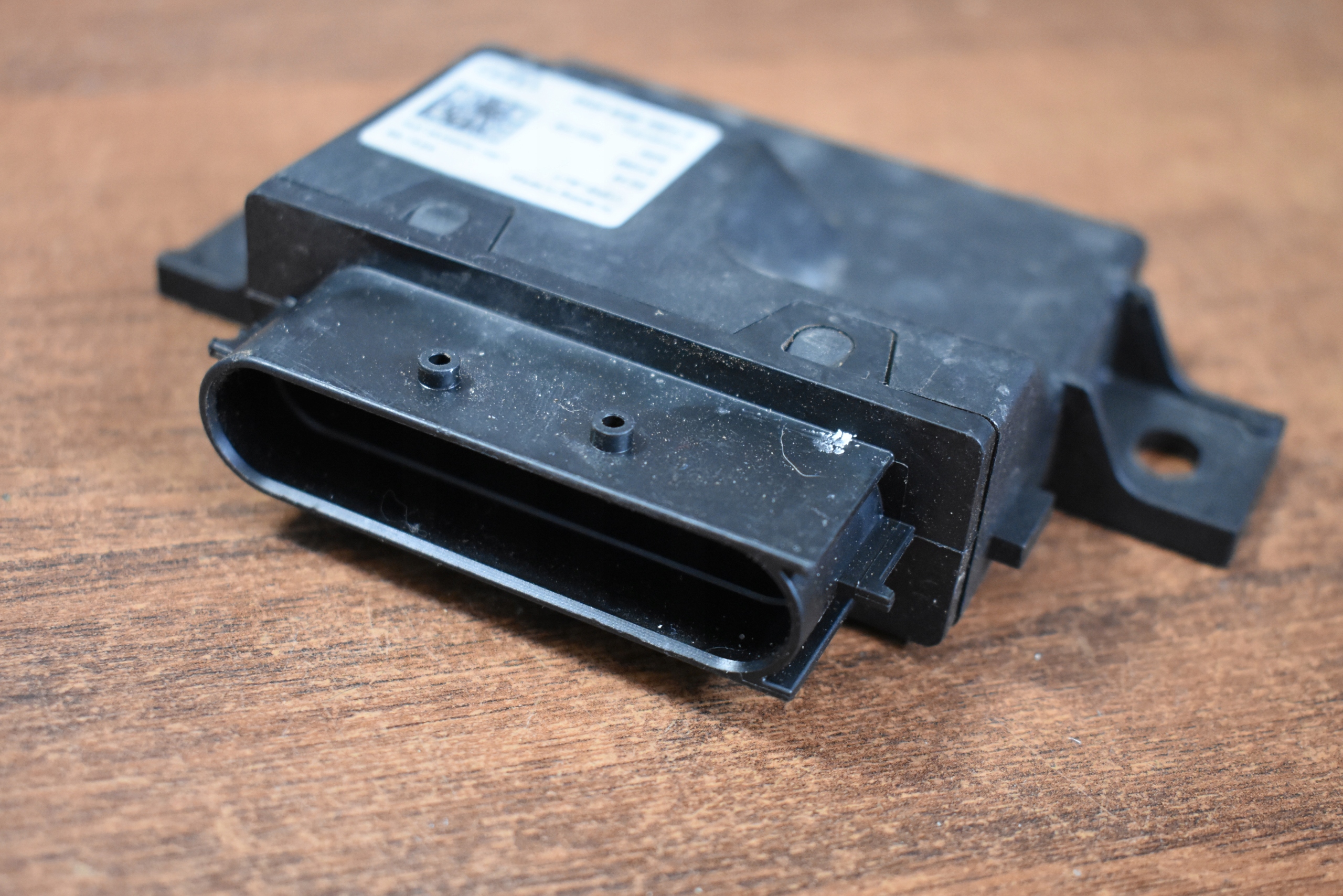 IDEALNY MODULE POMPY CARBURANT AUDI A8 D5 1