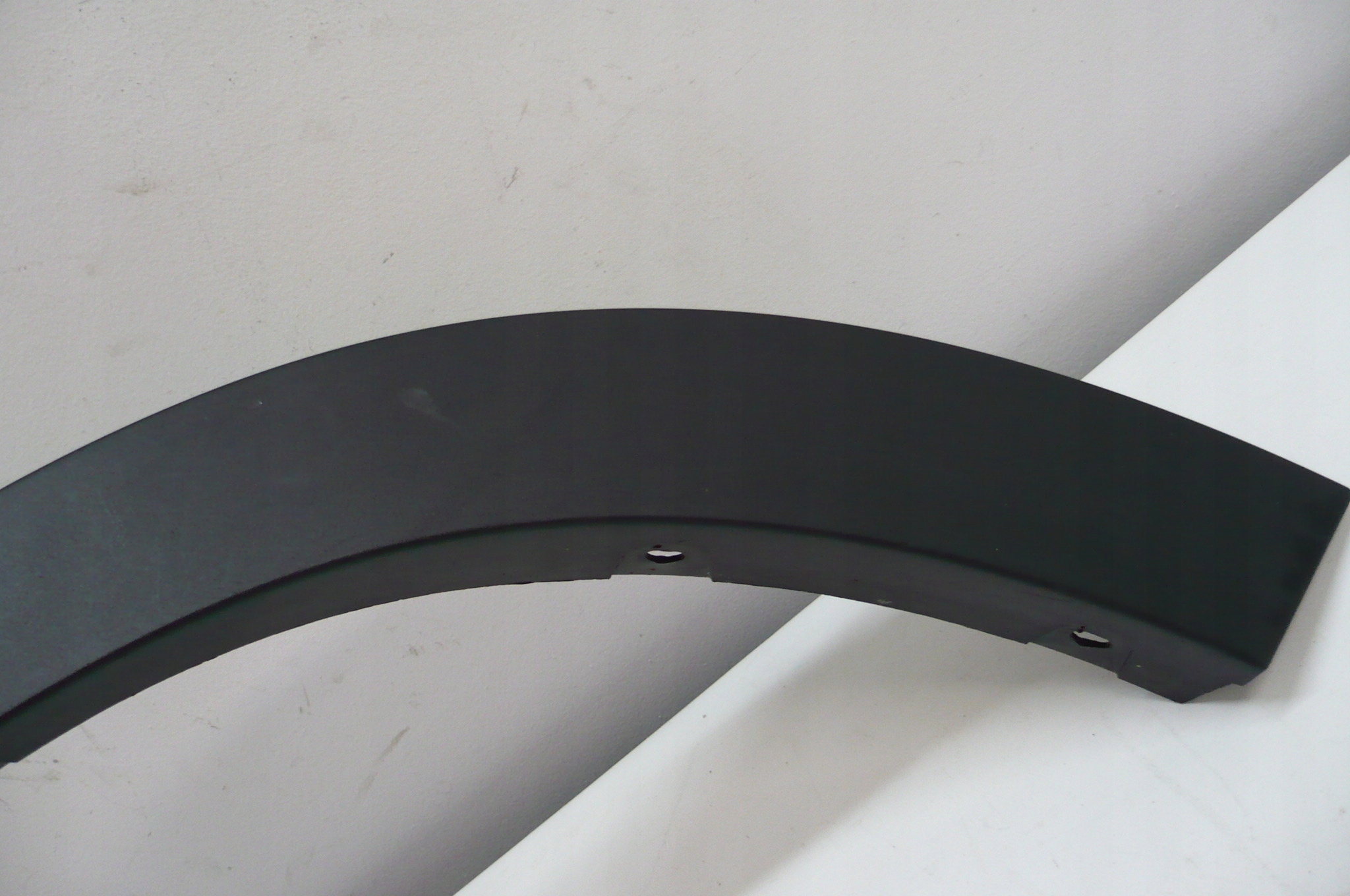 BMW X5 E70 2006-09 R lišta blatníku levá záď