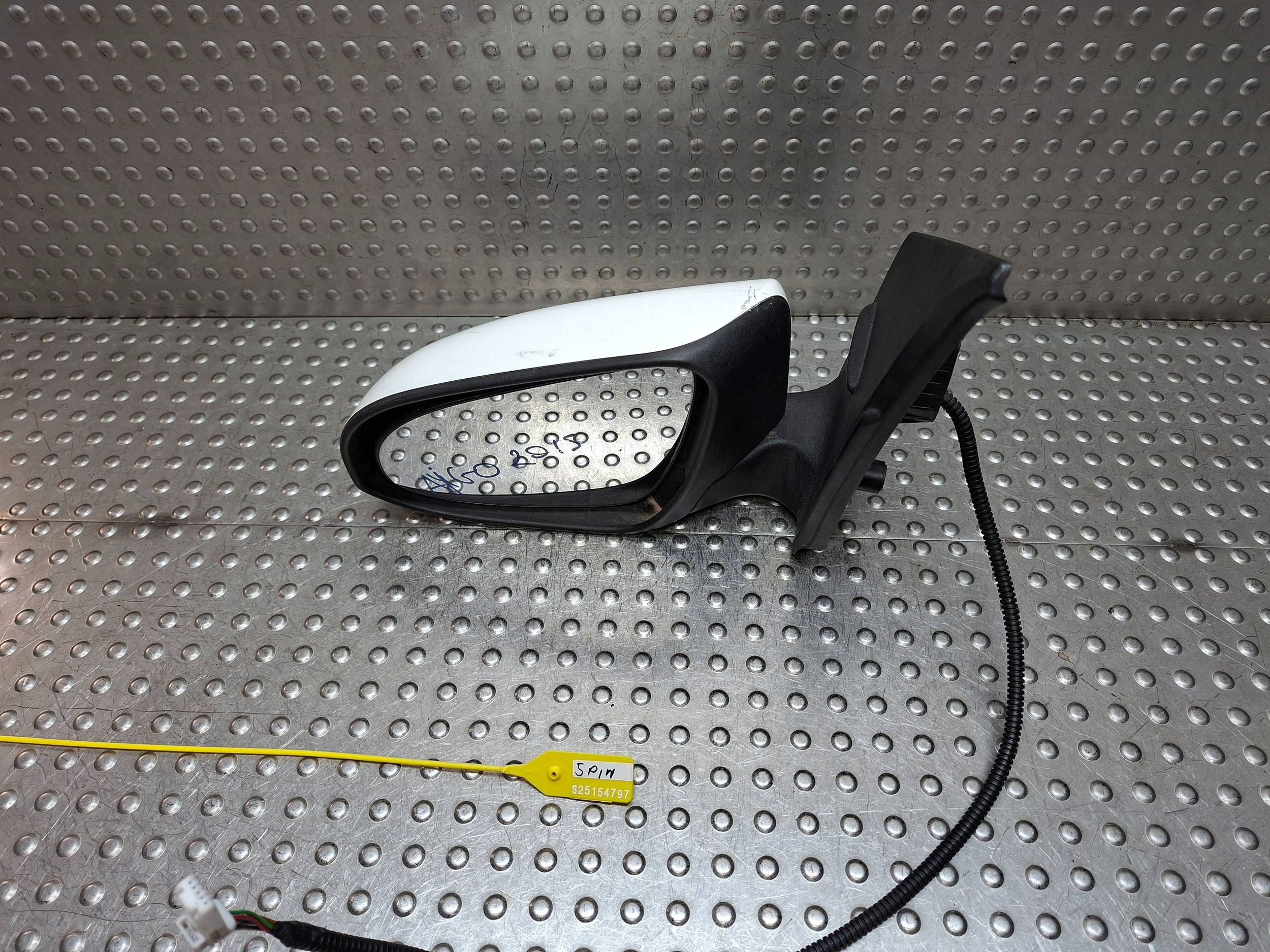mirror left TOYOTA AYGO II 14- 5 PIN EU