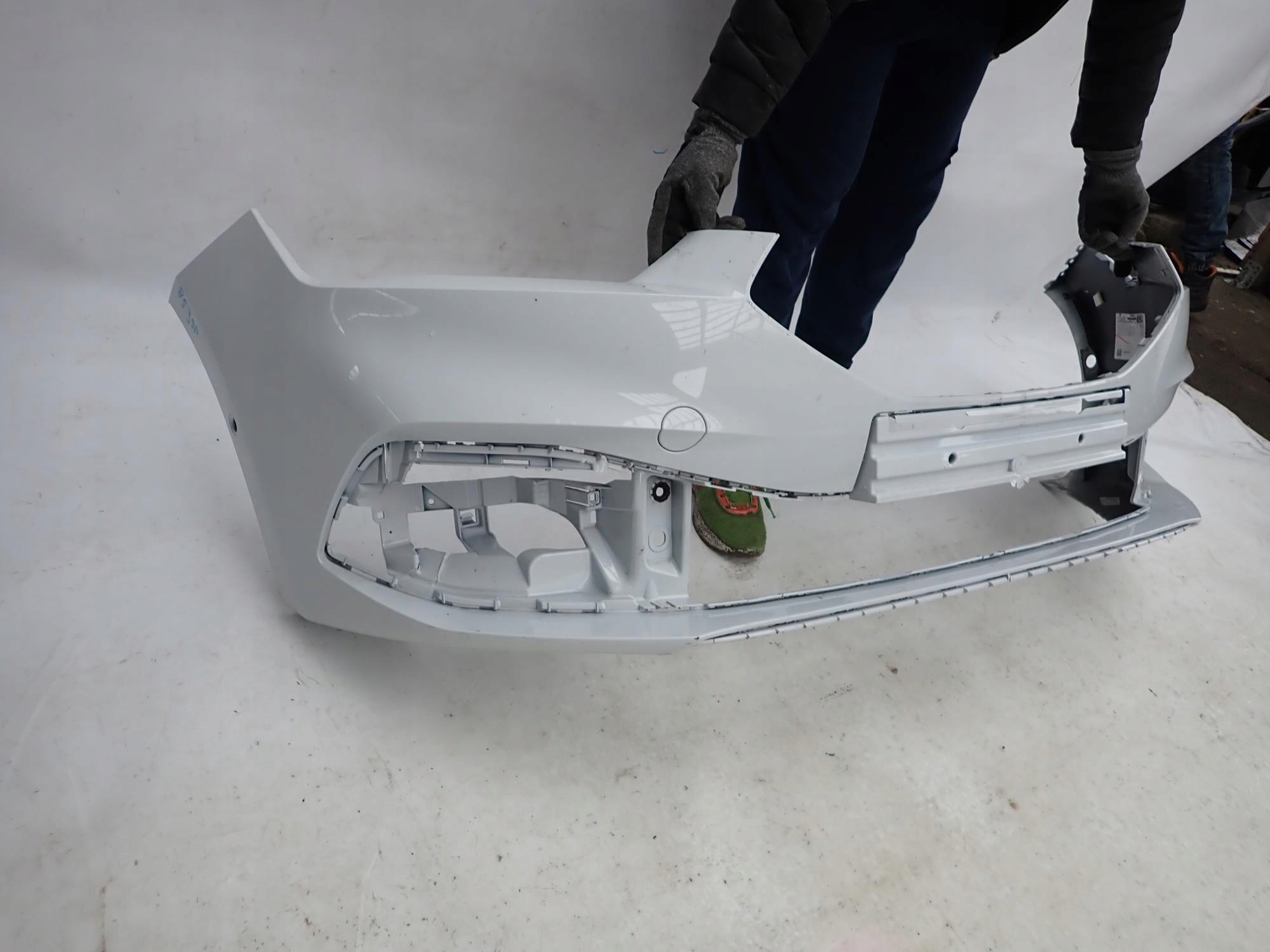 SEAT LEON IV 4 20-> bumper front front PDC