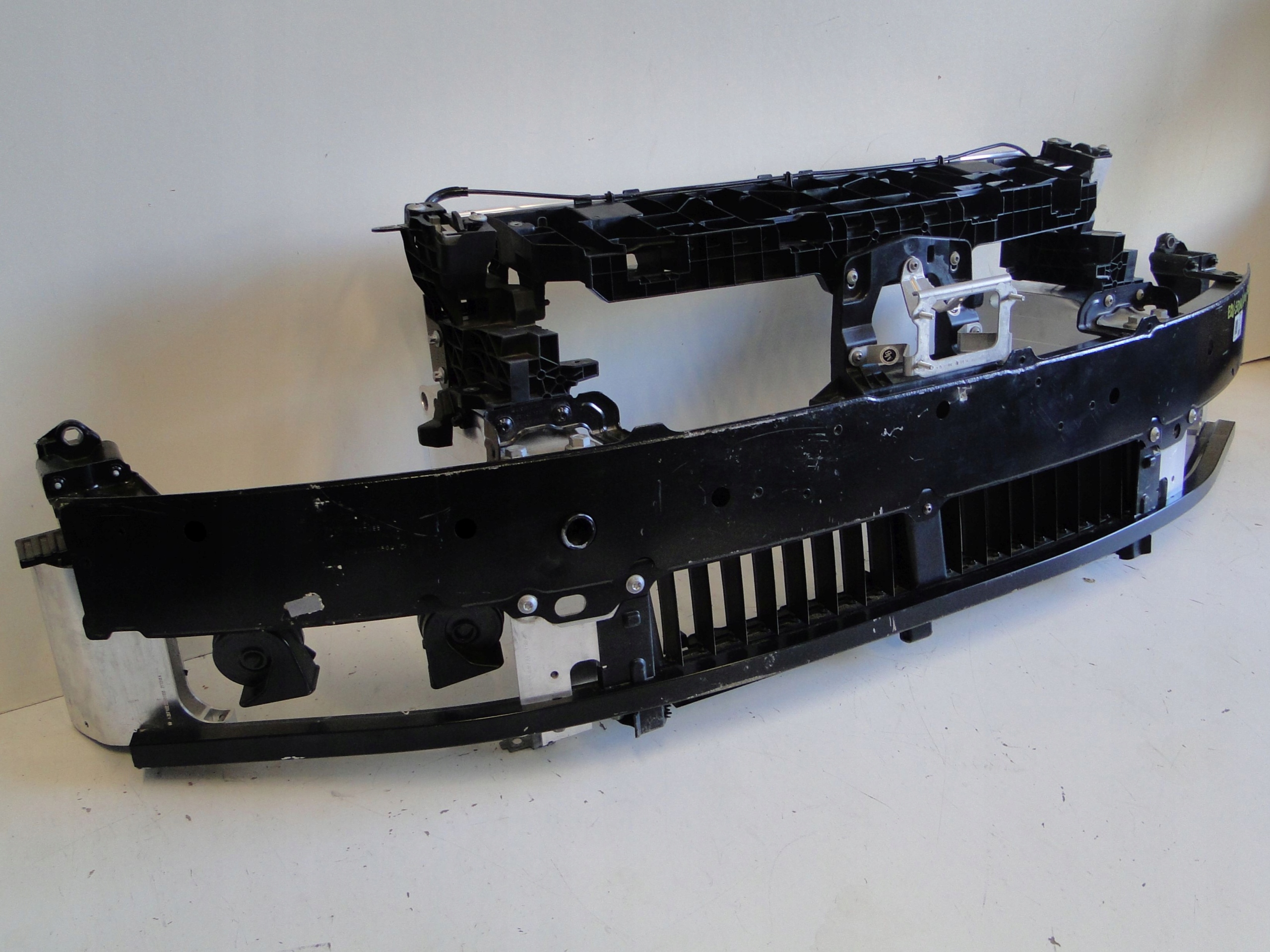 MERCEDES EQE 295 SEDAN PAS PRZEDNI WZMOCNIENIE CZOŁOWE PRZÓD BELKA STREFA Numer katalogowy części A2956209300 + A2956209200 + A2976202500 + A2956208500 + A2956208600