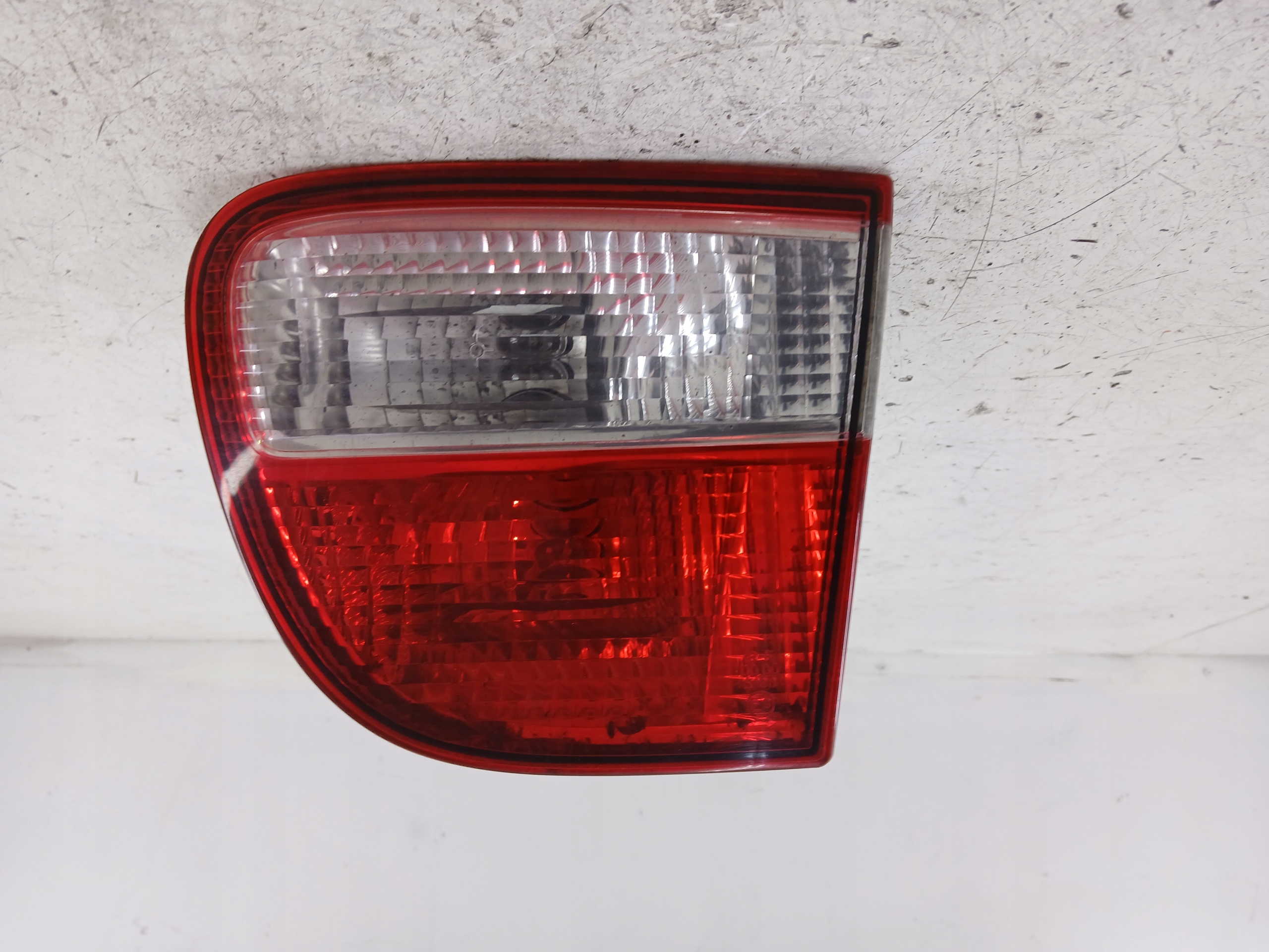 SEAT LEON and light right rear part trunk door