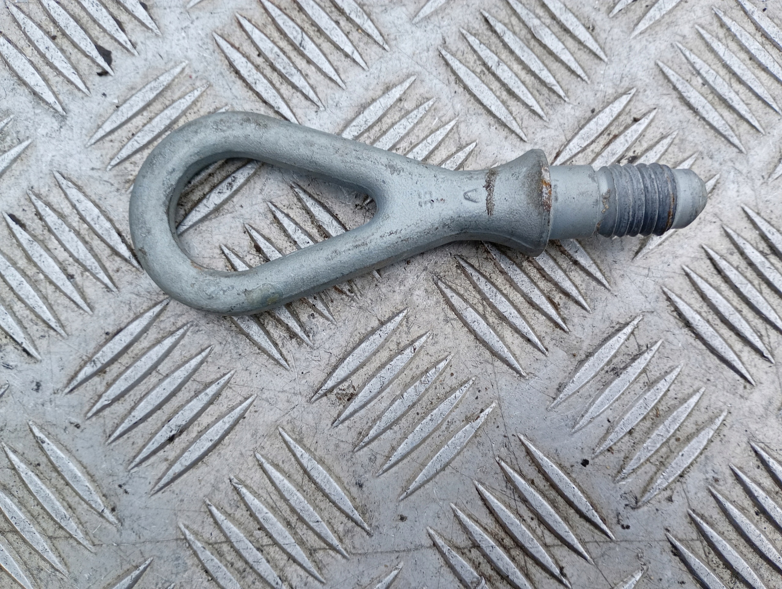 AUDI A4 b6 UCHO HOLOWNICZE WKRETKA 8e0805616b