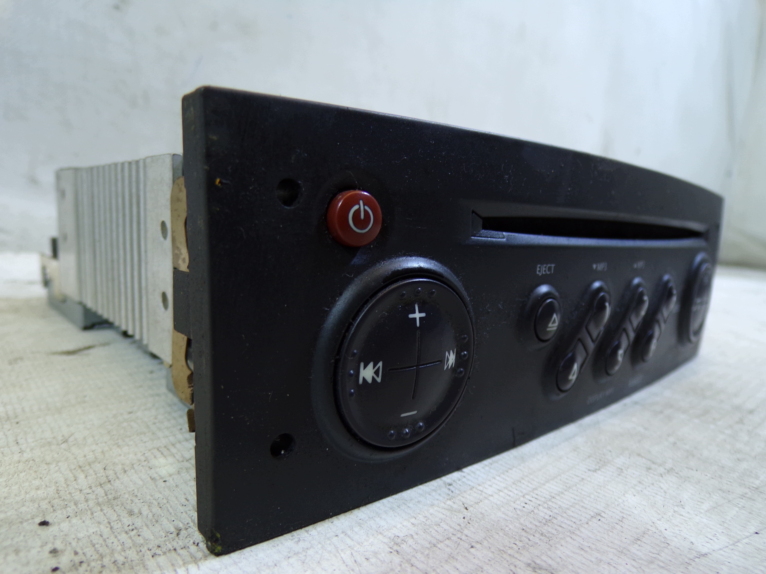 RADIO CD RENAULT 8200633637