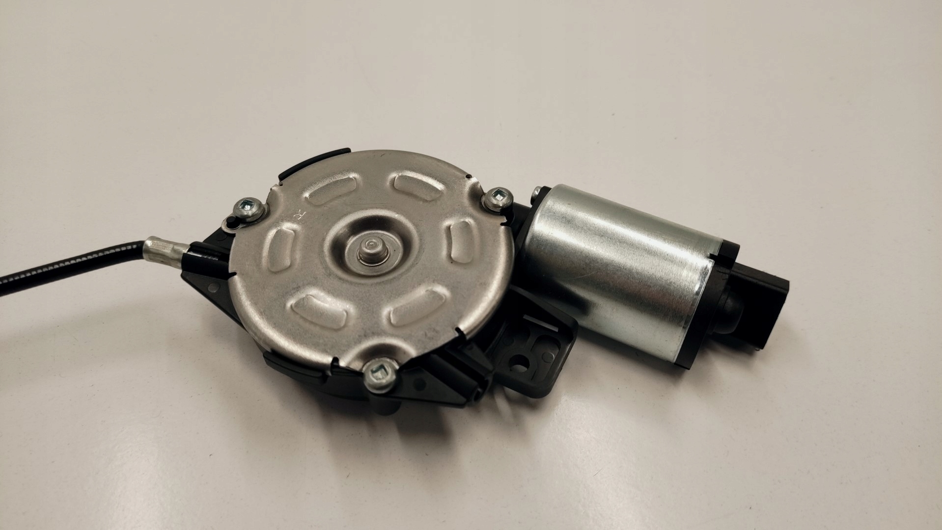 SILNICZEK FOTELA PRAWY PRZOD FORD EDGE MK2 Car type 4x4 SUV