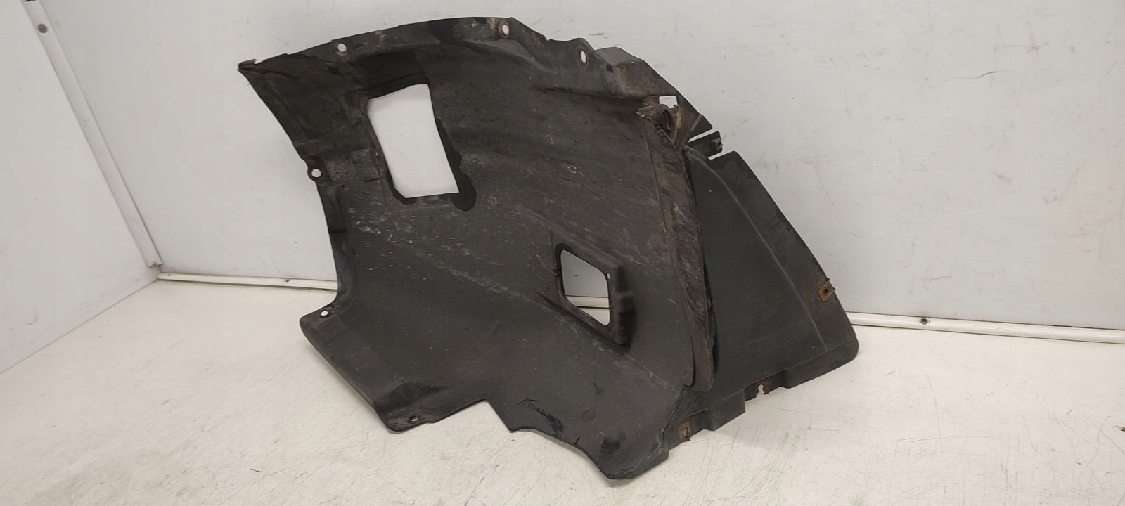 mudguard front front right BMW E91 LIFT 2,0D