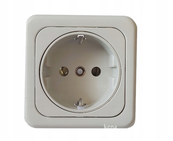 Gniazdo do wnętrza poj. kempingowych 230V jasnoszare 6x6 cm