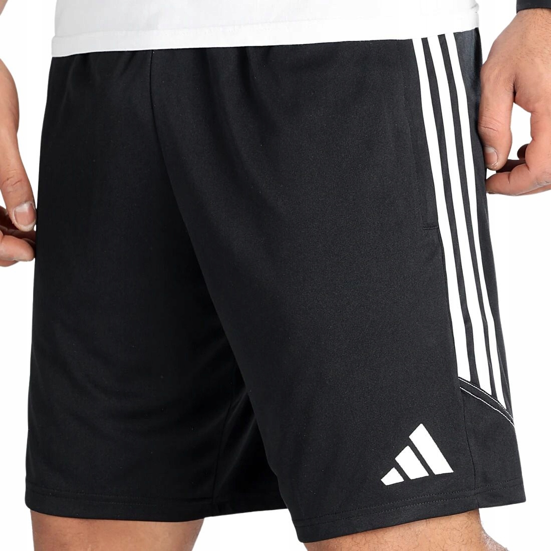 

Krótkie Spodenki Adidas Tiro 23 z Kieszeniami r. L