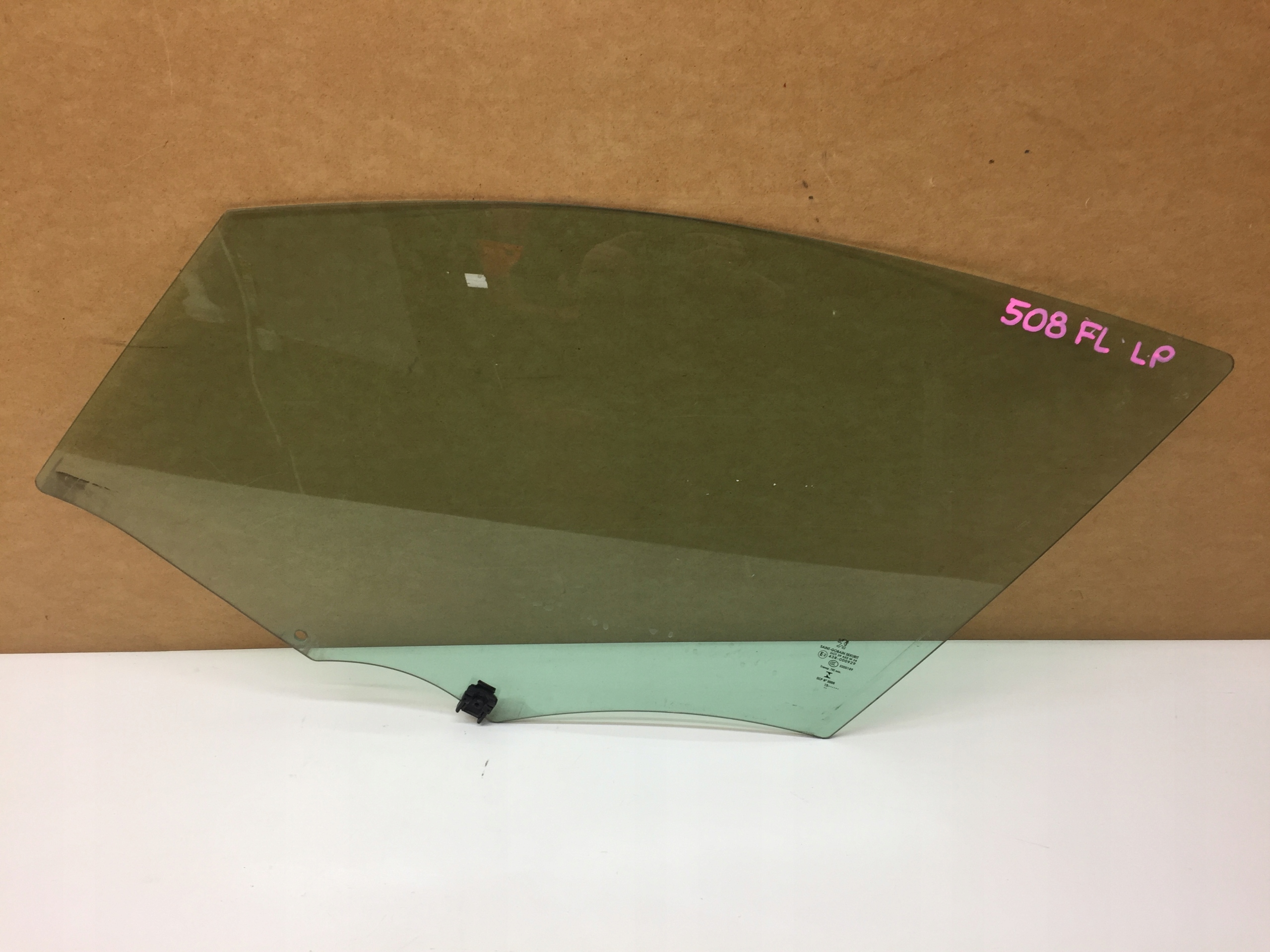 PEUGEOT 508 LIFT SZYBA DRZWI LEWY PRZÓD 15R