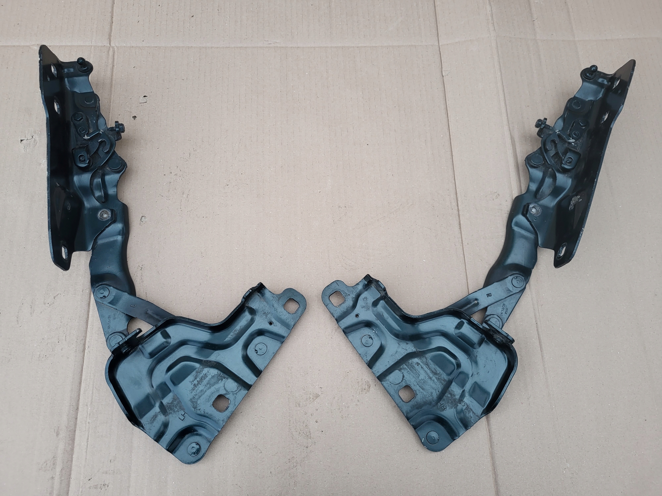 GX73-16801-AE GX73-16801-AE - JAGUAR XE XF ПЕТЛЯ КАПОТА ЛІВА ПРАВА ОРИГІНАЛ!