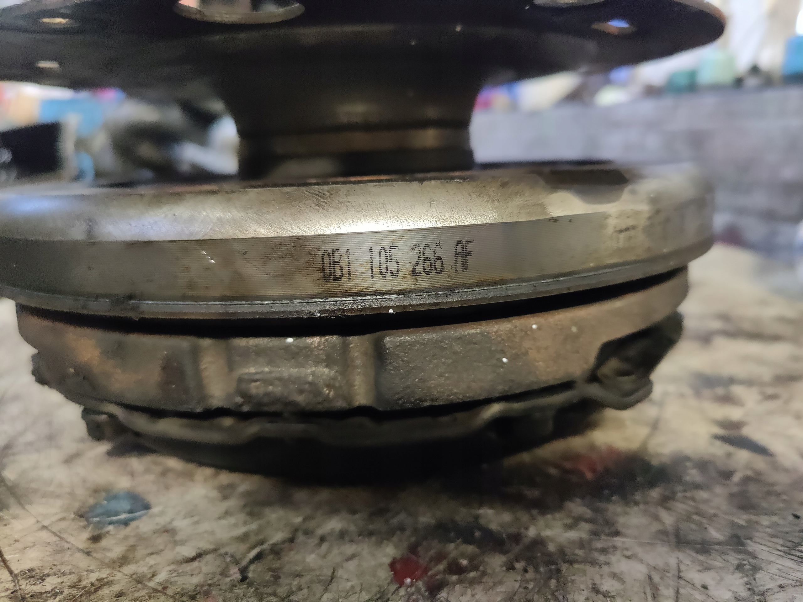 AUDI A4 B8 2.0TFSI CDN VOLANO USATO 0B1105266AF disco di pressione