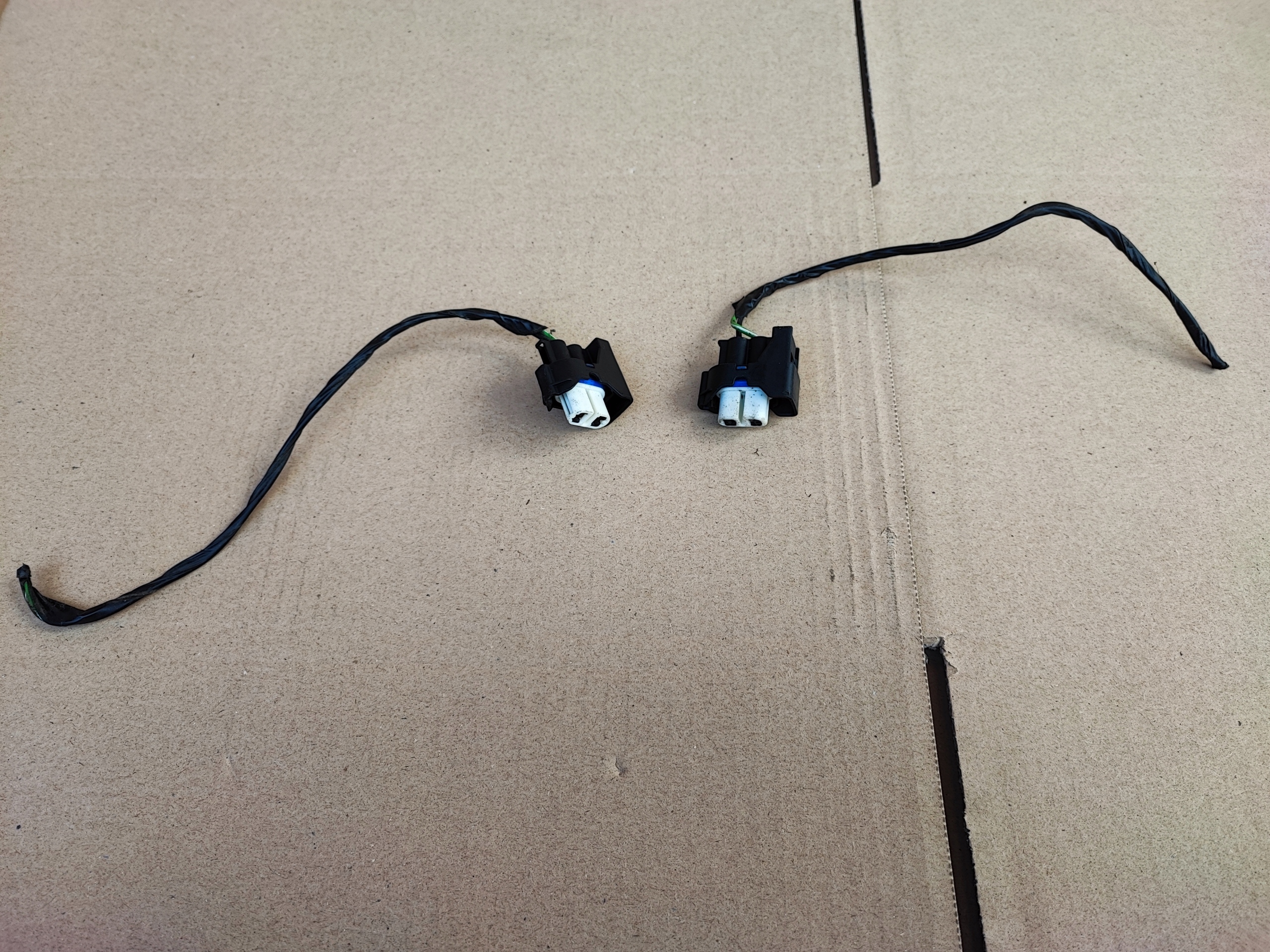 Kuga MK1 2.0 TDCi луч штекер галогенный куб